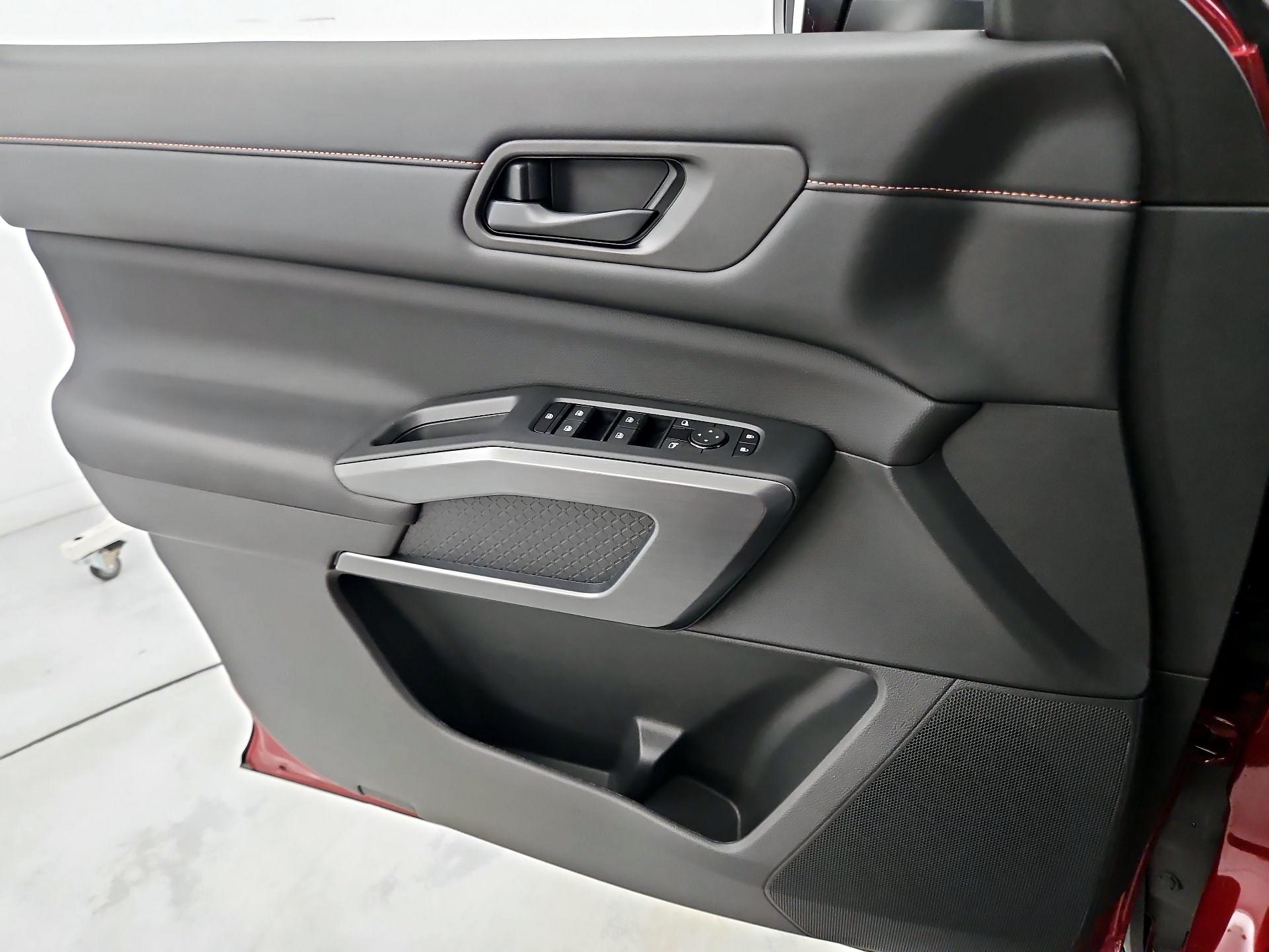 Thumbnail: 2024 Nissan Pathfinder - 12