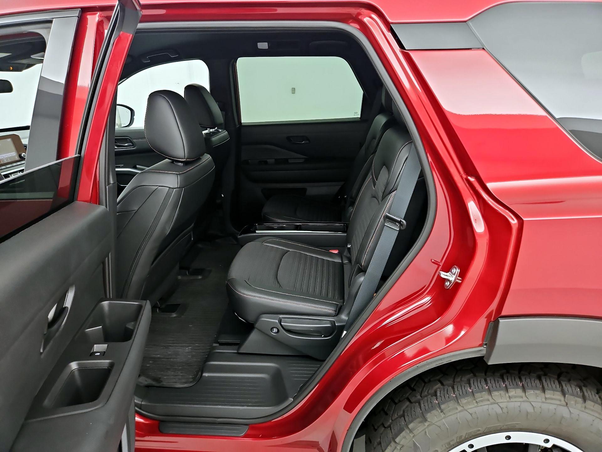 Thumbnail: 2024 Nissan Pathfinder - 19