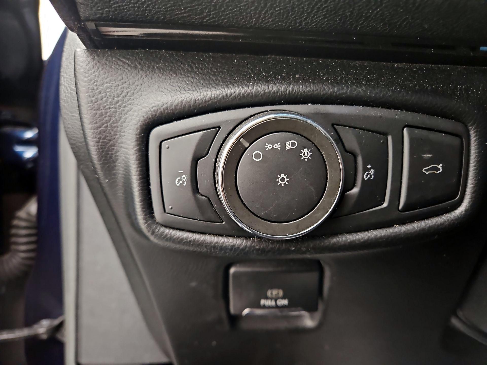 Thumbnail: 2017 Lincoln MKZ - 13