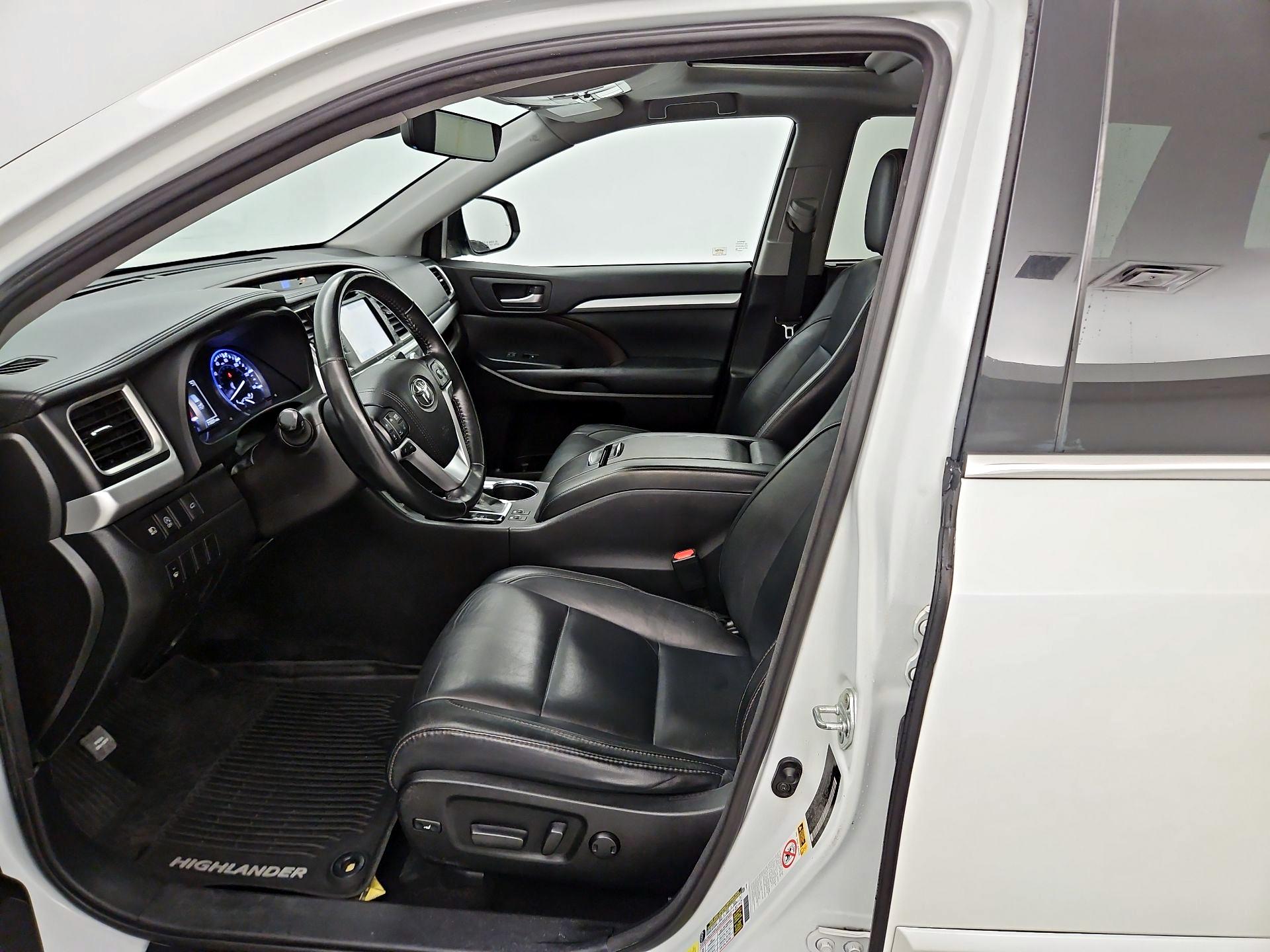 Thumbnail: 2018 Toyota Highlander - 11