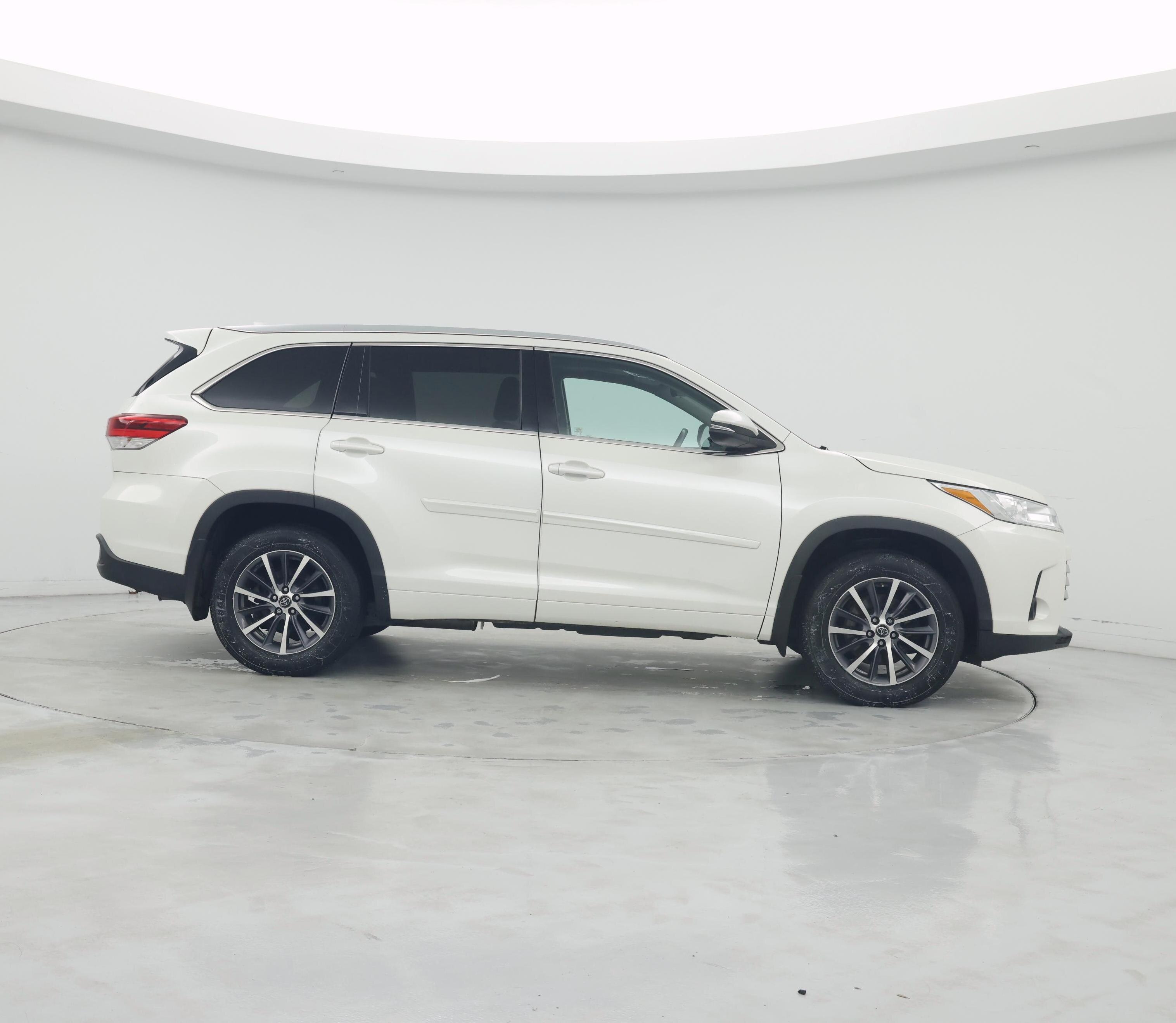 Thumbnail: 2018 Toyota Highlander - 7