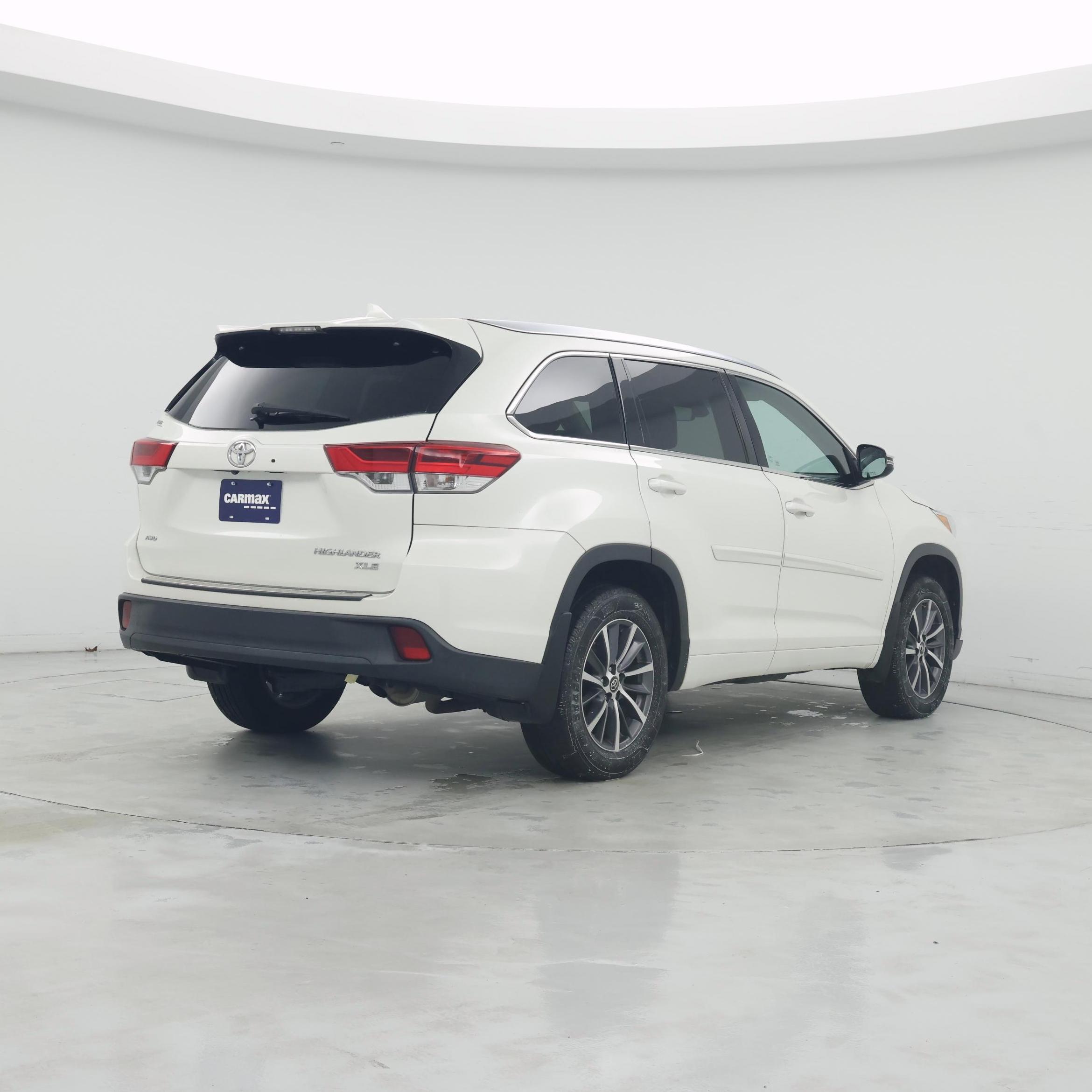 Thumbnail: 2018 Toyota Highlander - 8