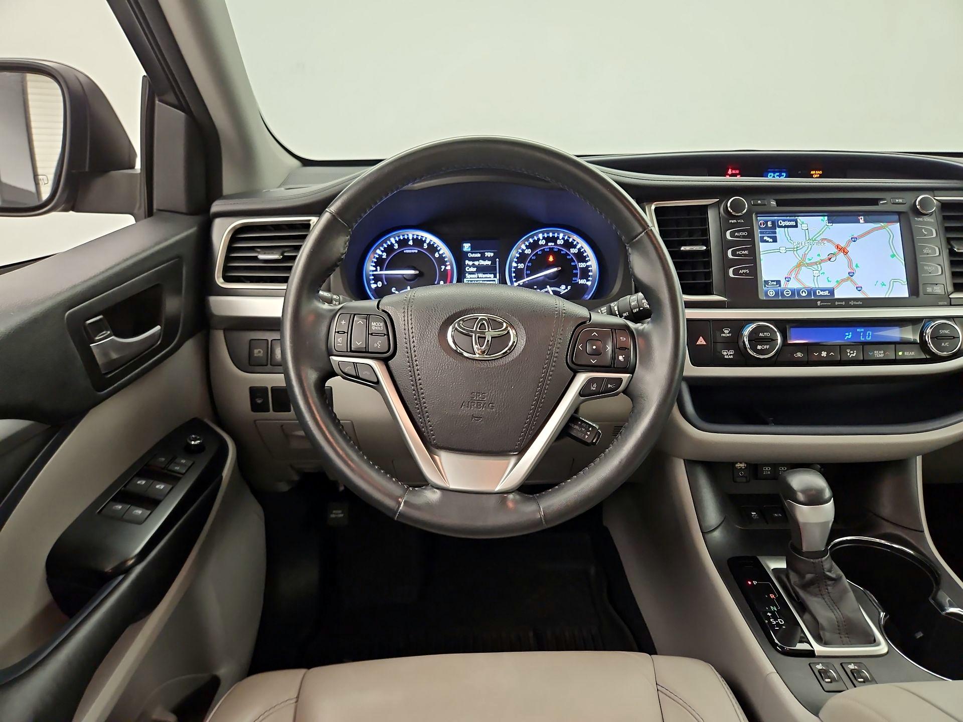 Thumbnail: 2017 Toyota Highlander - 10