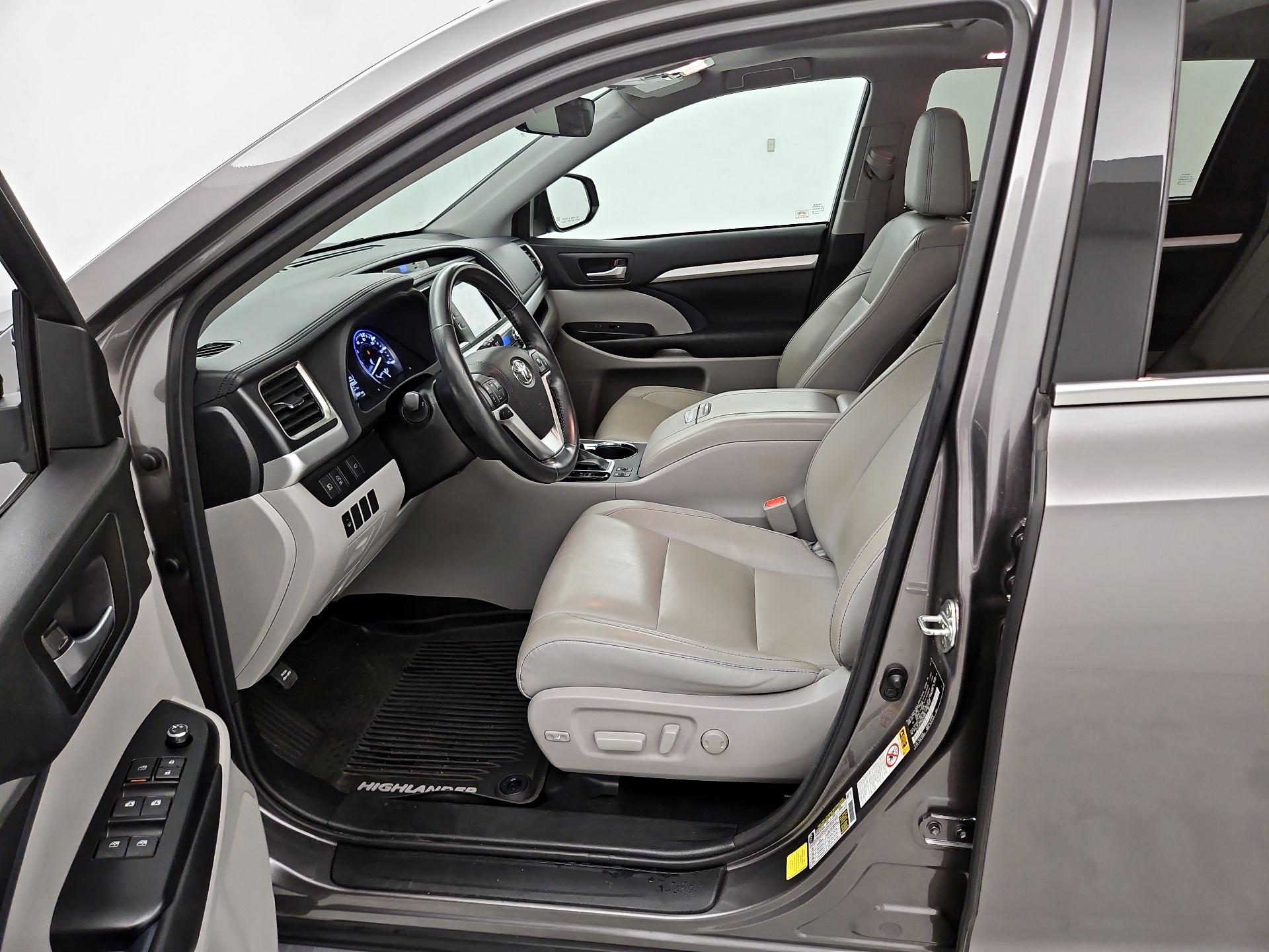 Thumbnail: 2017 Toyota Highlander - 11