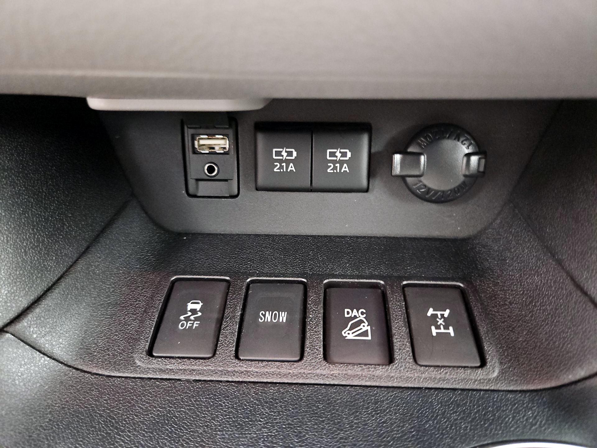 Thumbnail: 2017 Toyota Highlander - 19