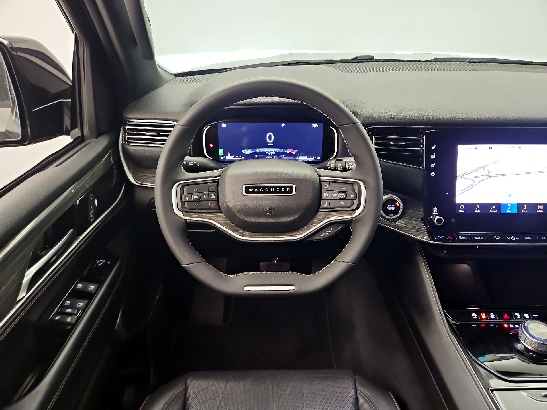 Thumbnail: 2022 Jeep Wagoneer - 10