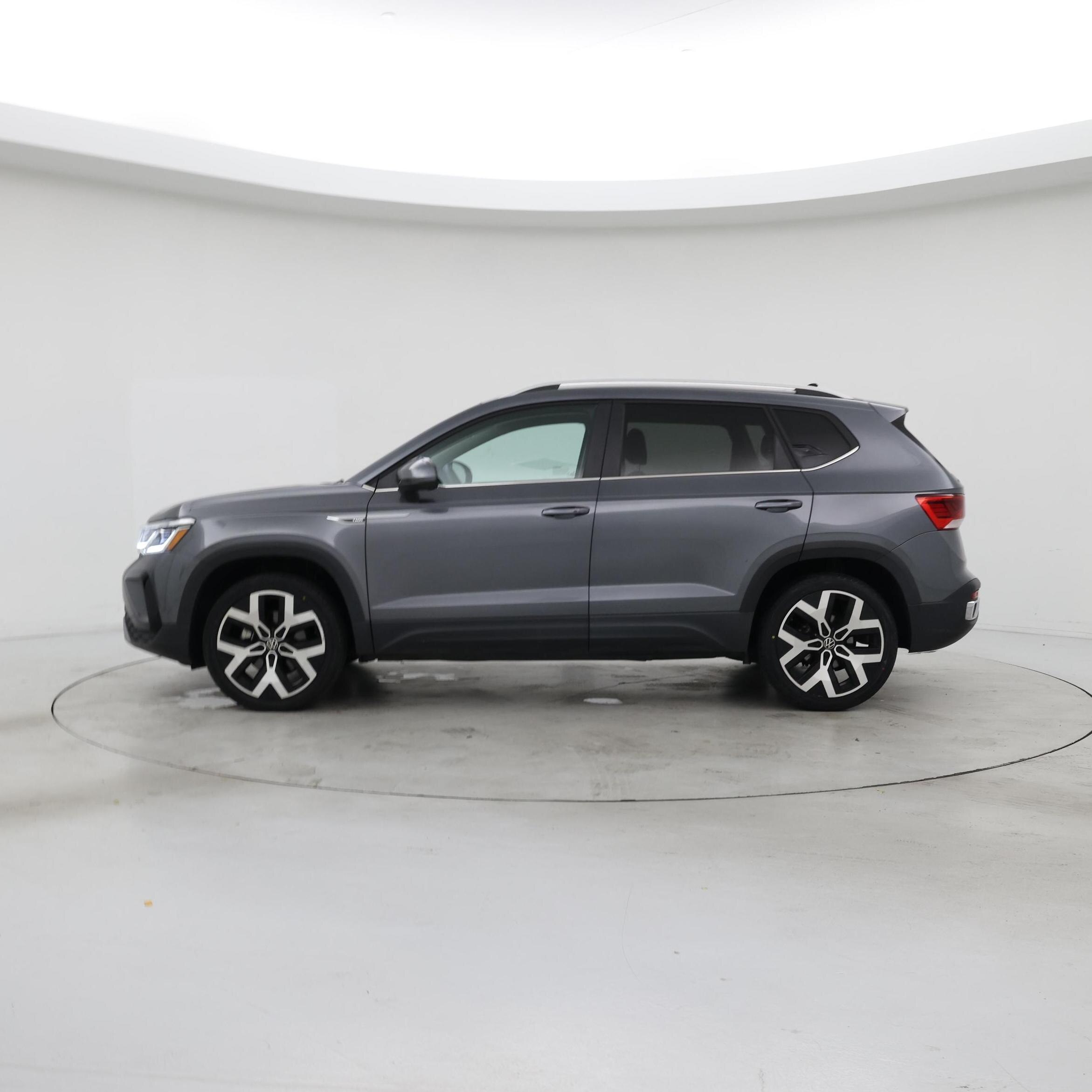 Thumbnail: 2022 Volkswagen Taos - 3