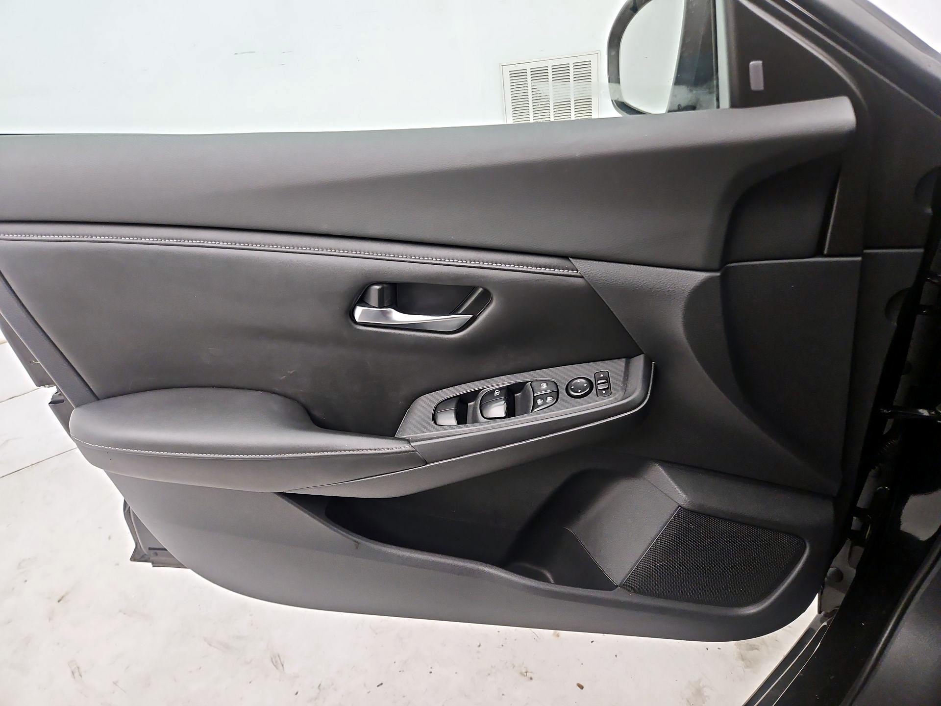 Thumbnail: 2020 Nissan Sentra - 12