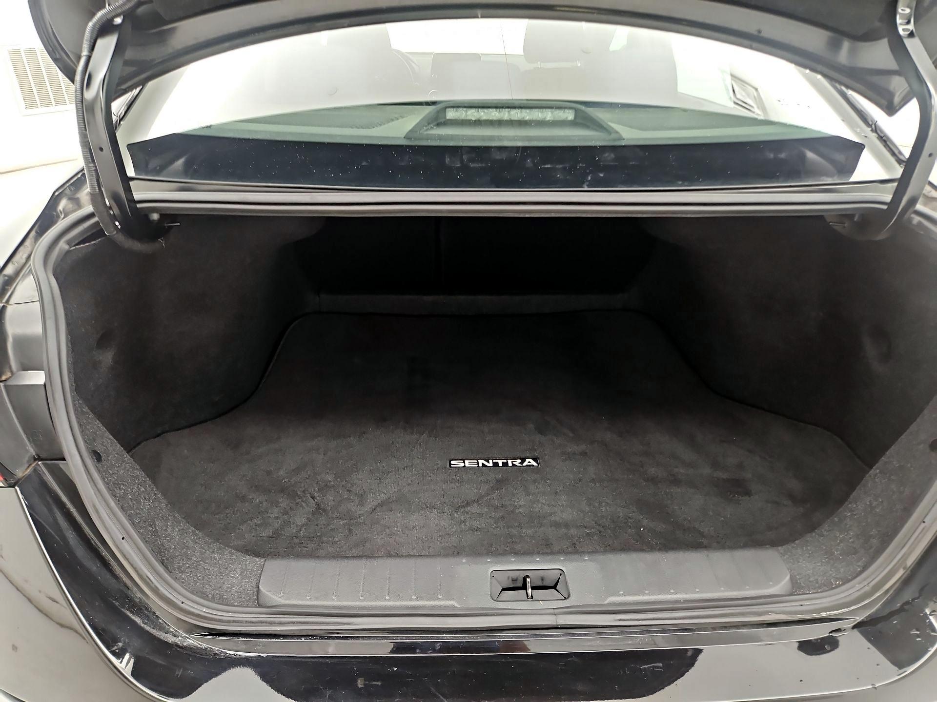 Thumbnail: 2020 Nissan Sentra - 20