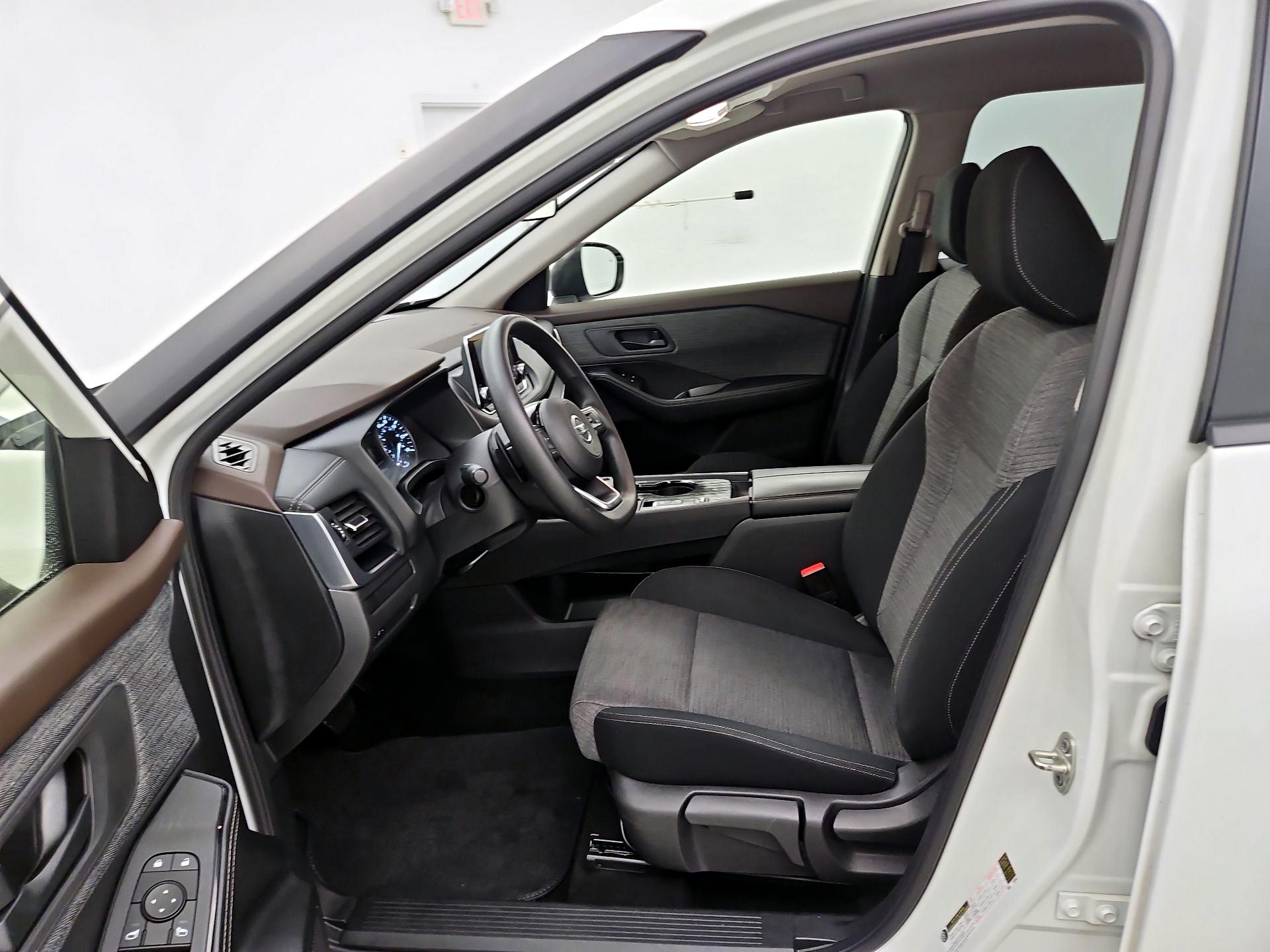 Thumbnail: 2021 Nissan Rogue - 11