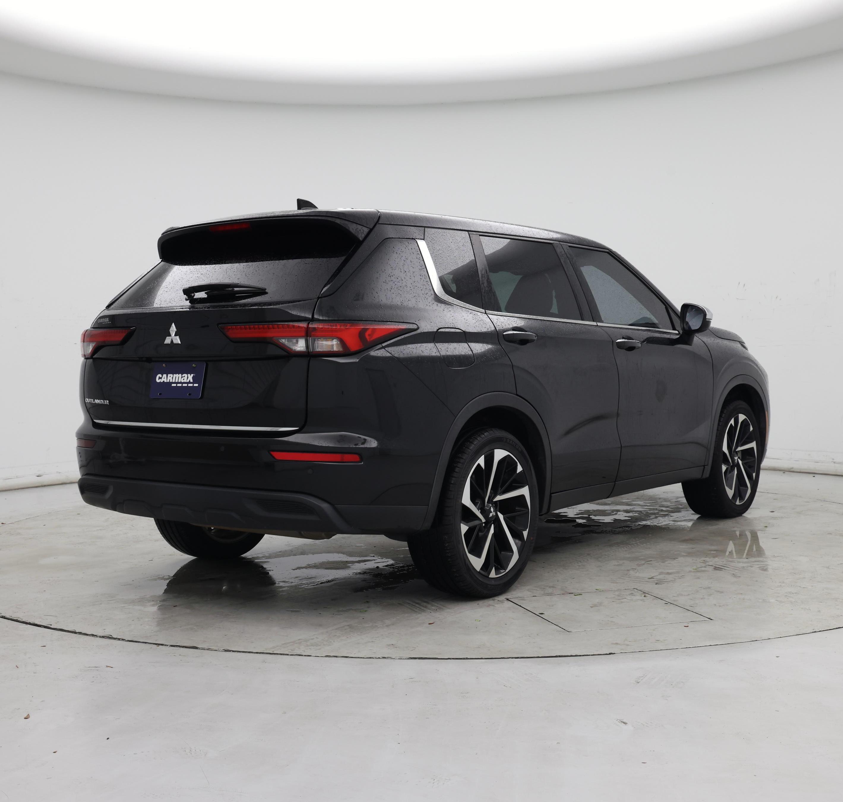 Thumbnail: 2022 Mitsubishi Outlander - 8