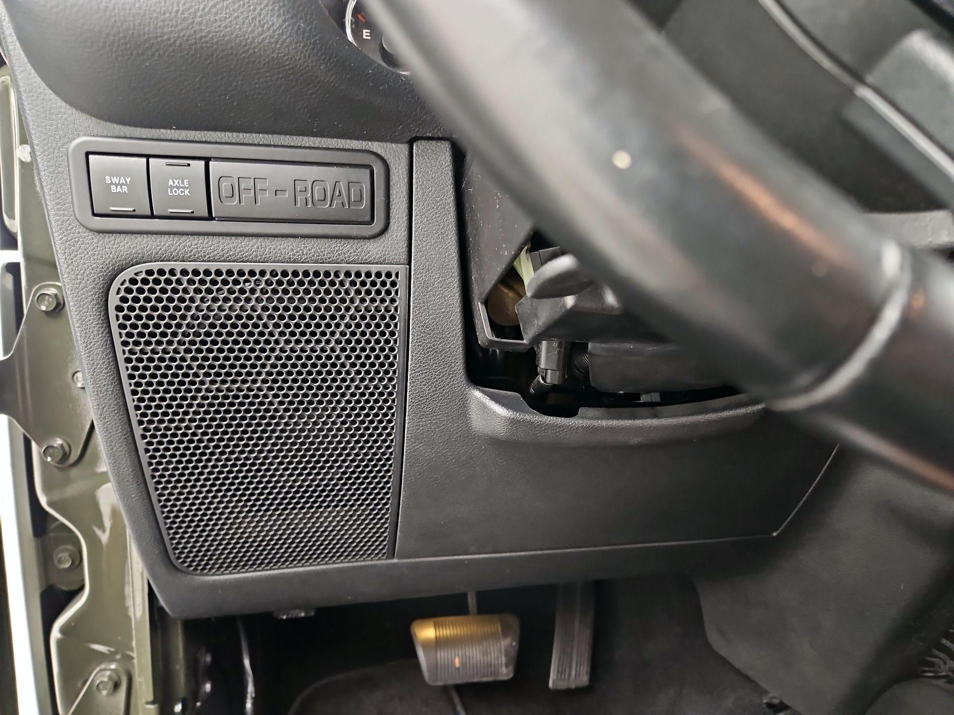 Thumbnail: 2016 Jeep Wrangler - 13