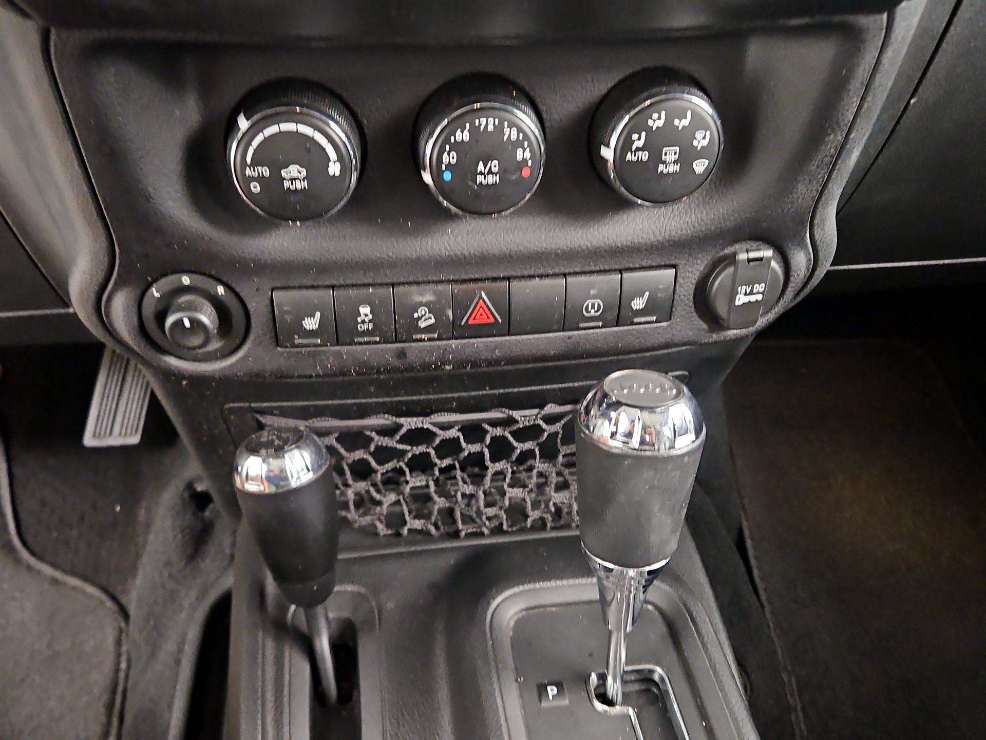 Thumbnail: 2016 Jeep Wrangler - 15