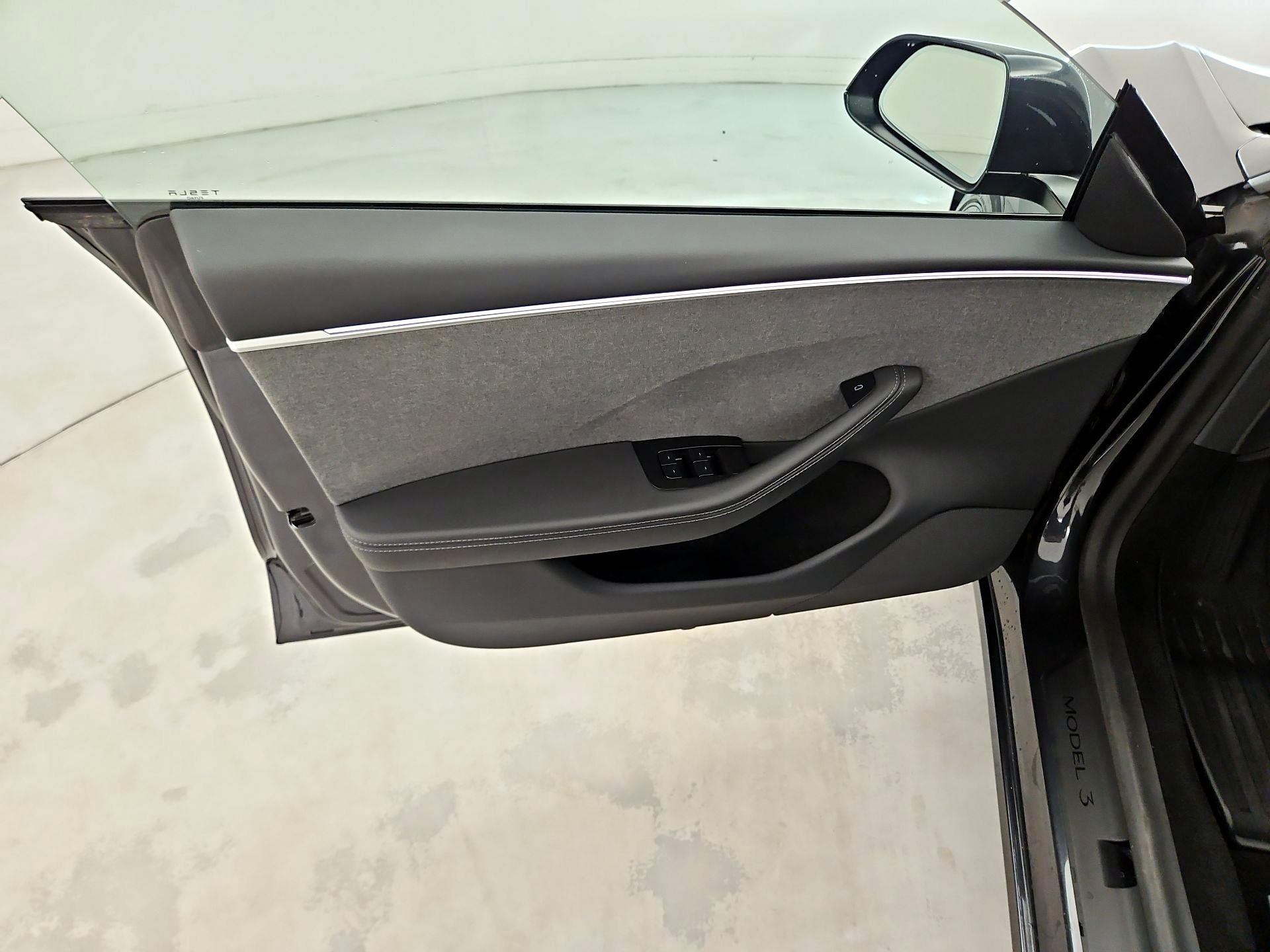 Thumbnail: 2025 Tesla Model 3 - 12