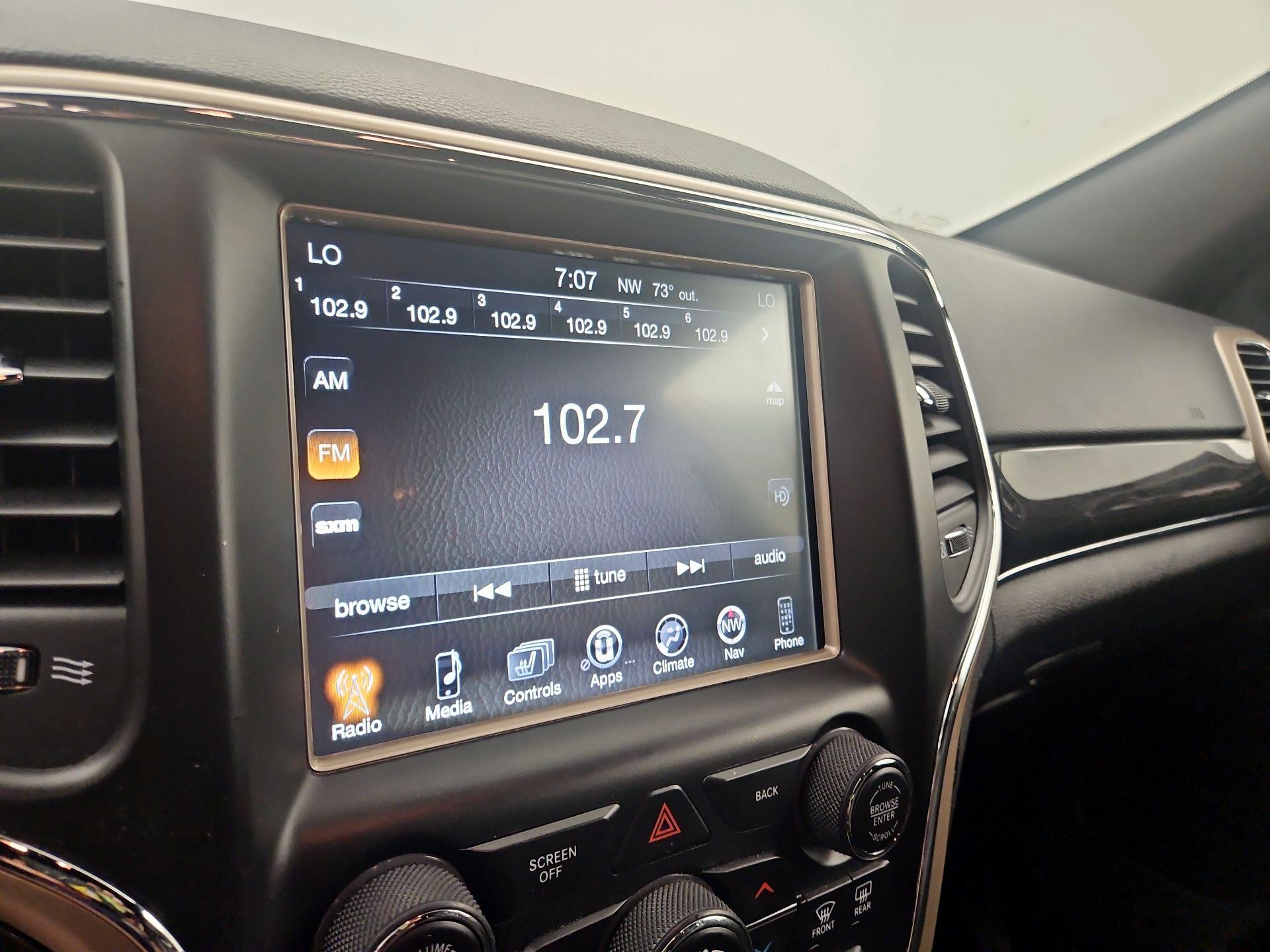 Thumbnail: 2017 Jeep Grand Cherokee - 15