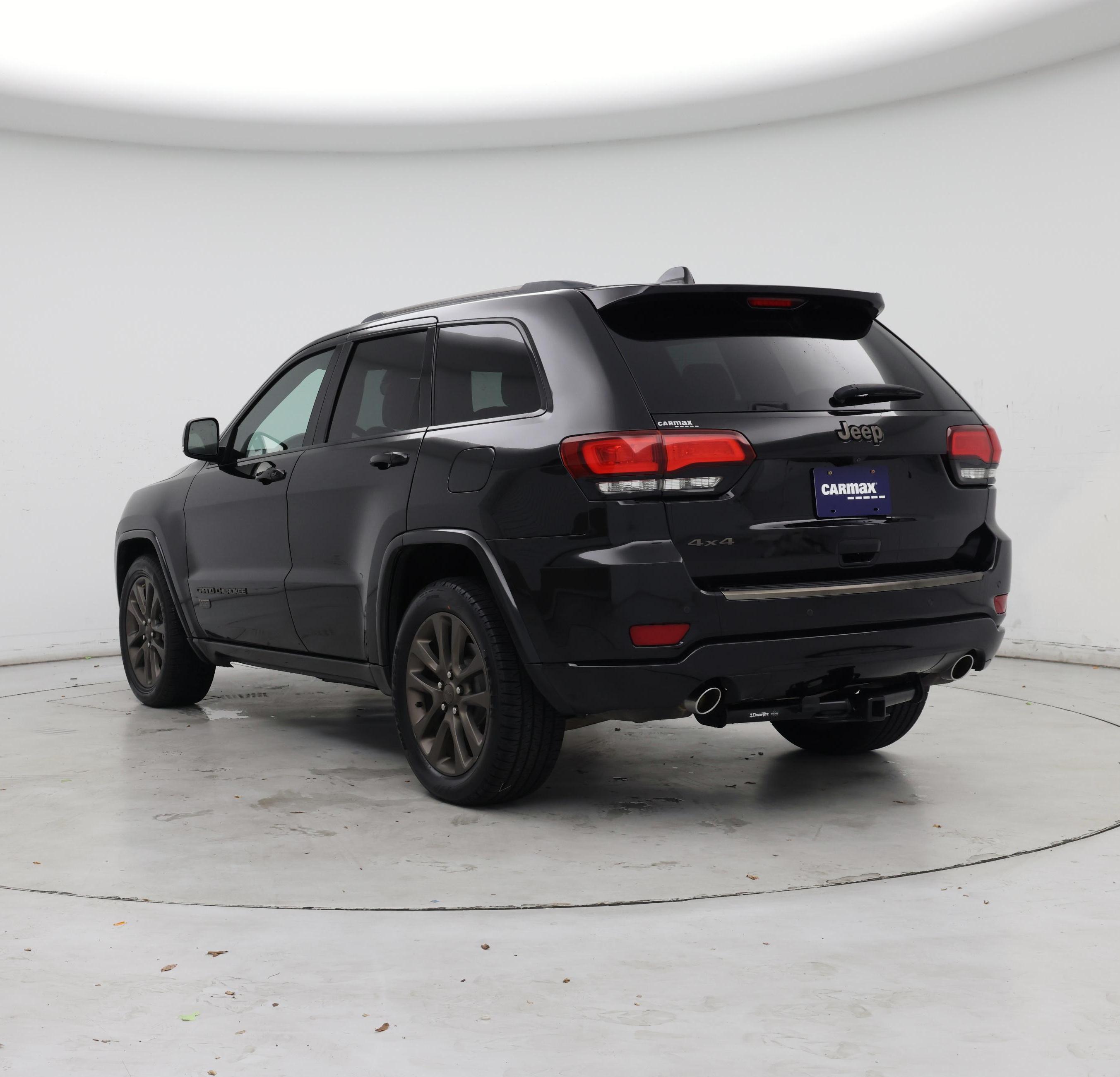 Thumbnail: 2017 Jeep Grand Cherokee - 2