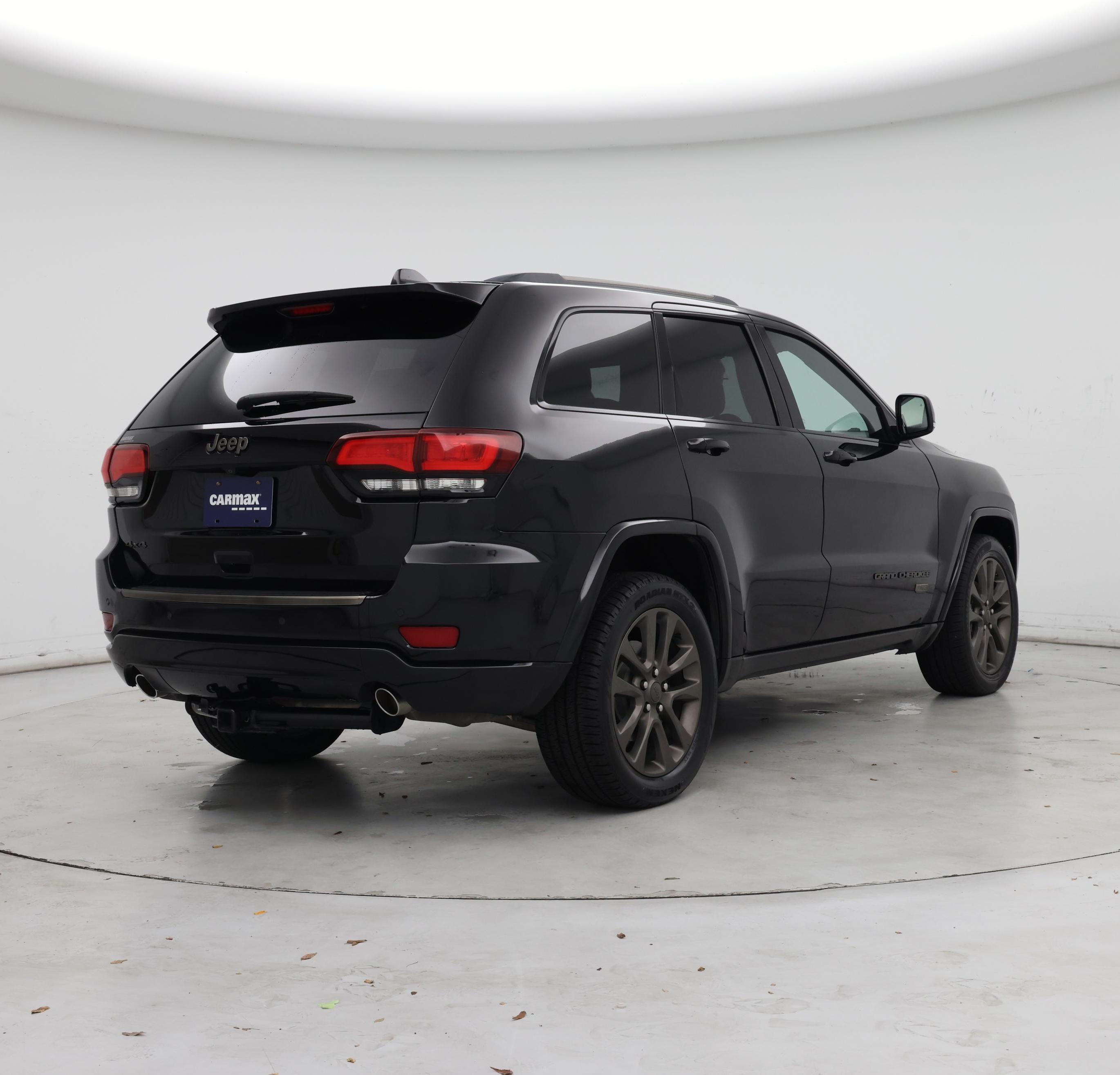 Thumbnail: 2017 Jeep Grand Cherokee - 8
