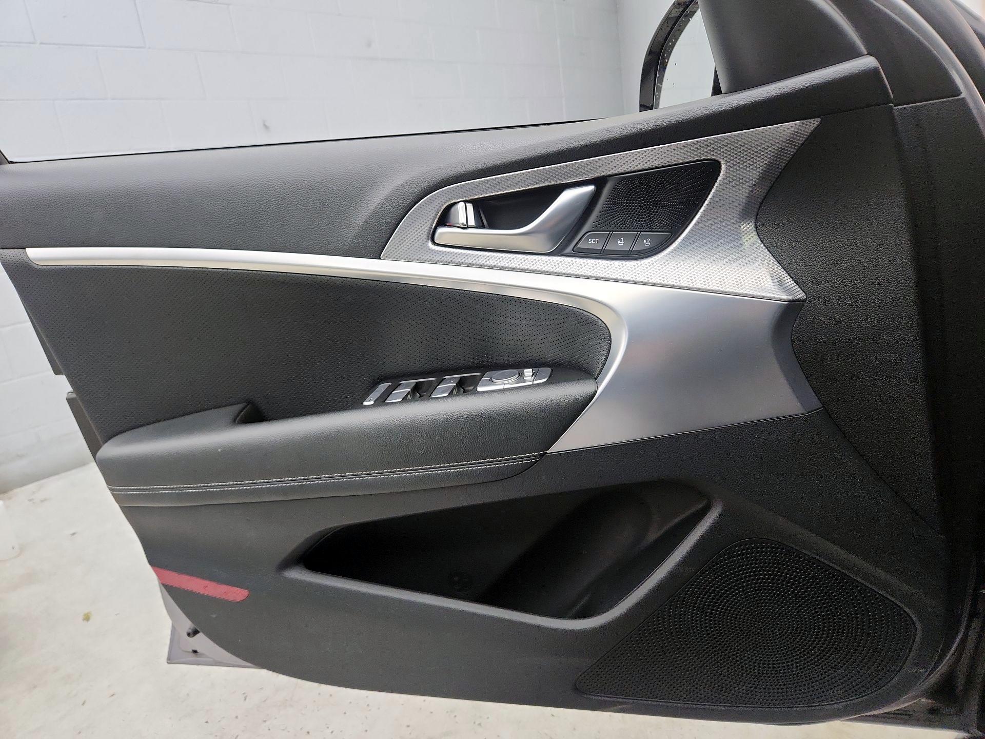 Thumbnail: 2022 Genesis G70 - 12