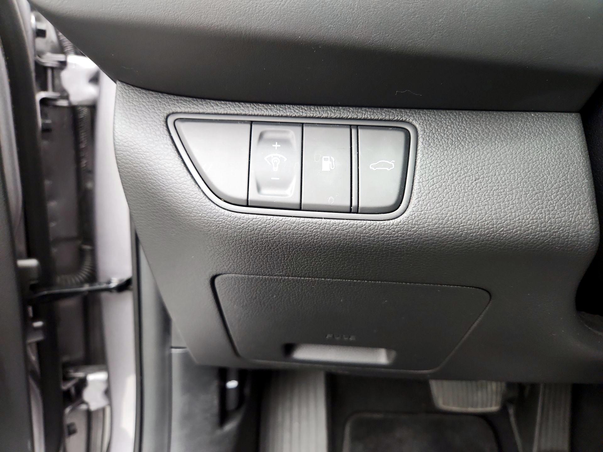 Thumbnail: 2022 Genesis G70 - 13