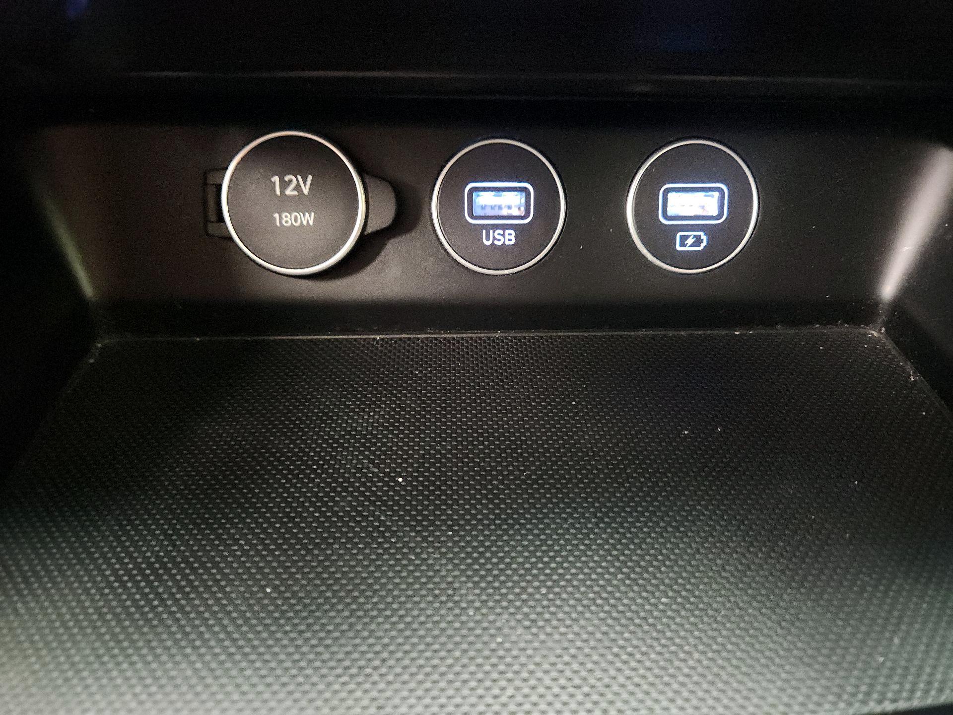 Thumbnail: 2022 Genesis G70 - 19