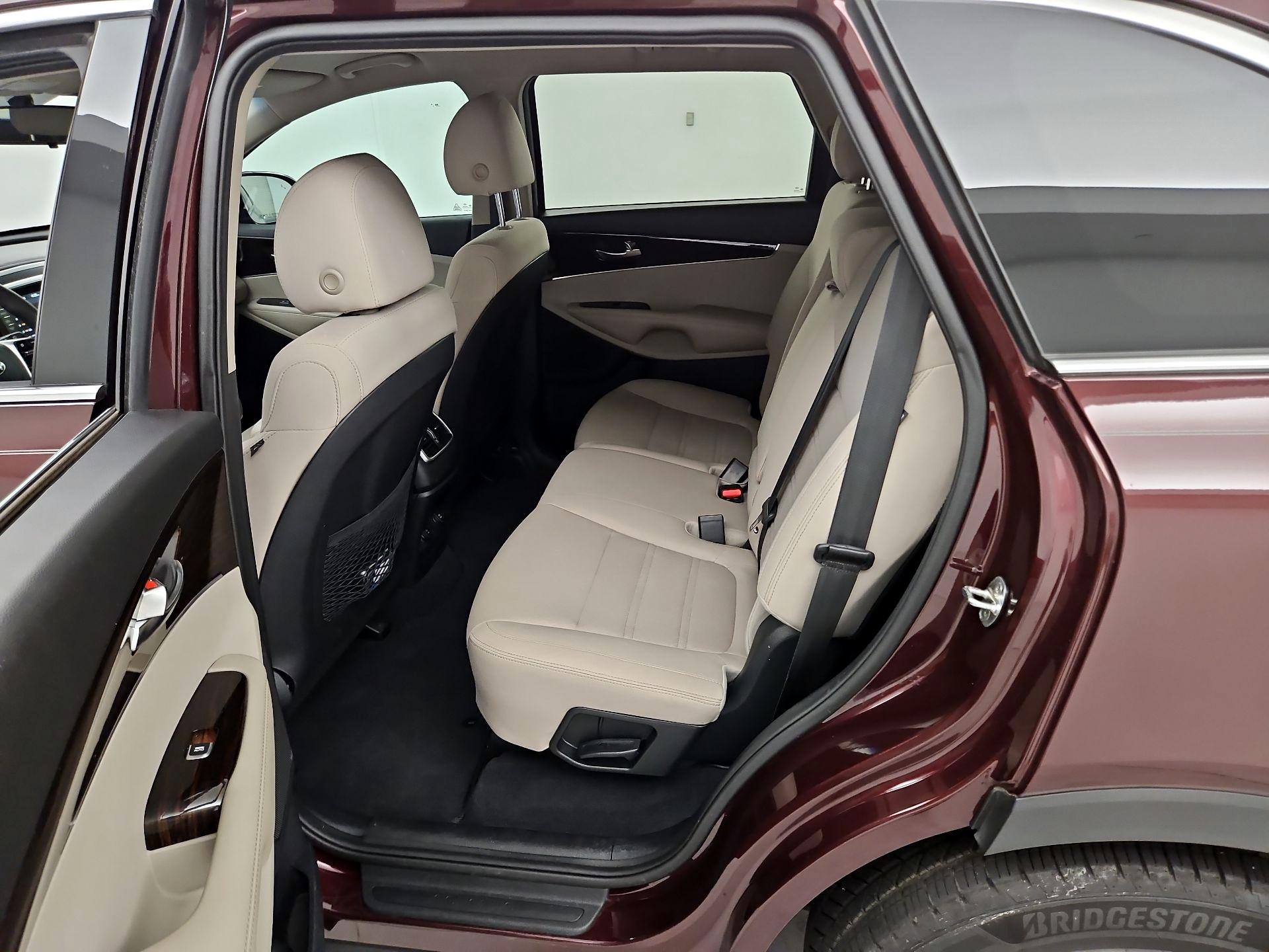 Thumbnail: 2019 Kia Sorento - 19