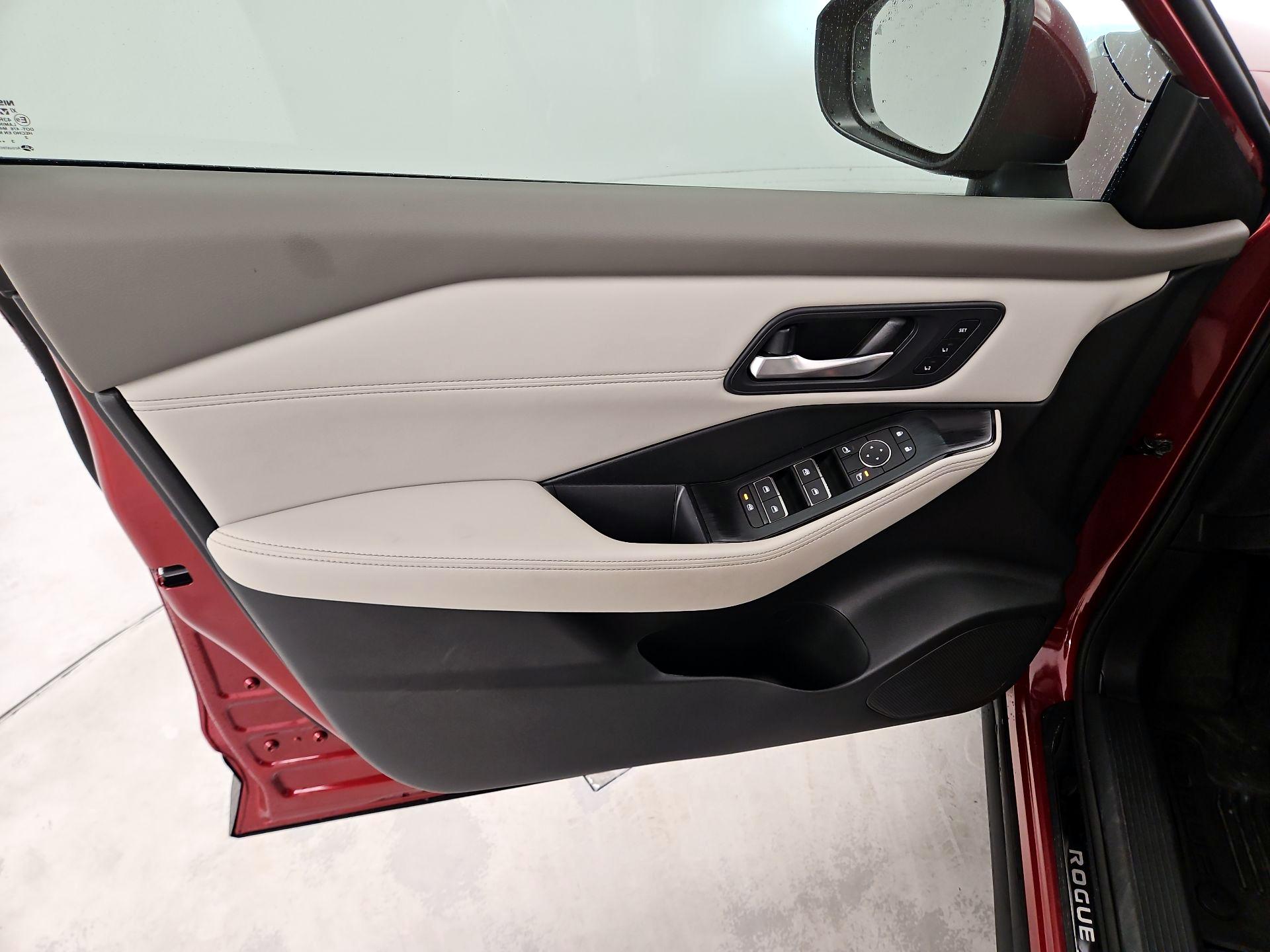 Thumbnail: 2023 Nissan Rogue - 12