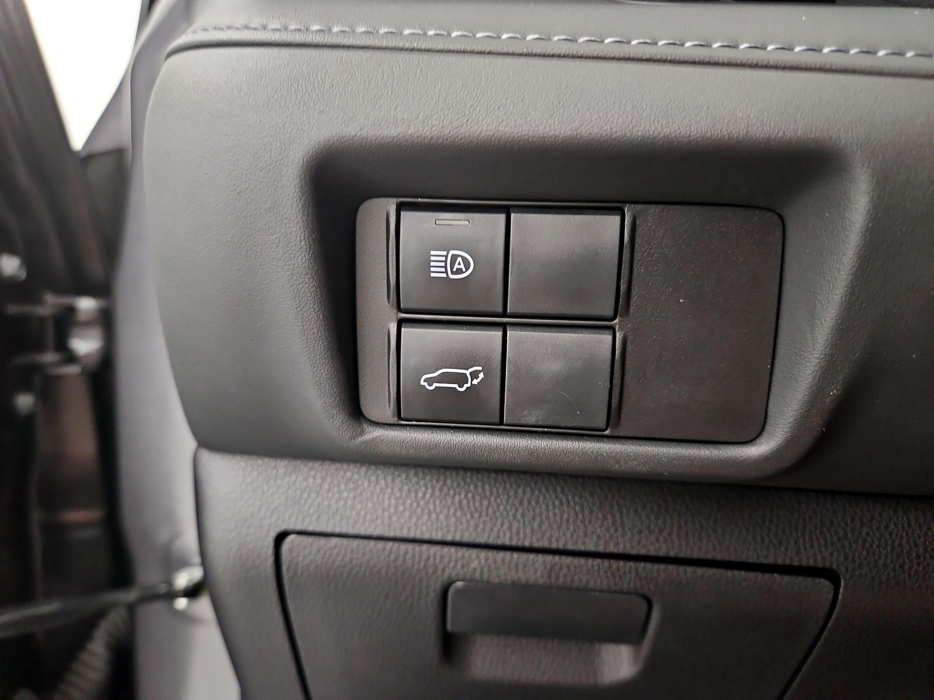 Thumbnail: 2023 Toyota Highlander - 13