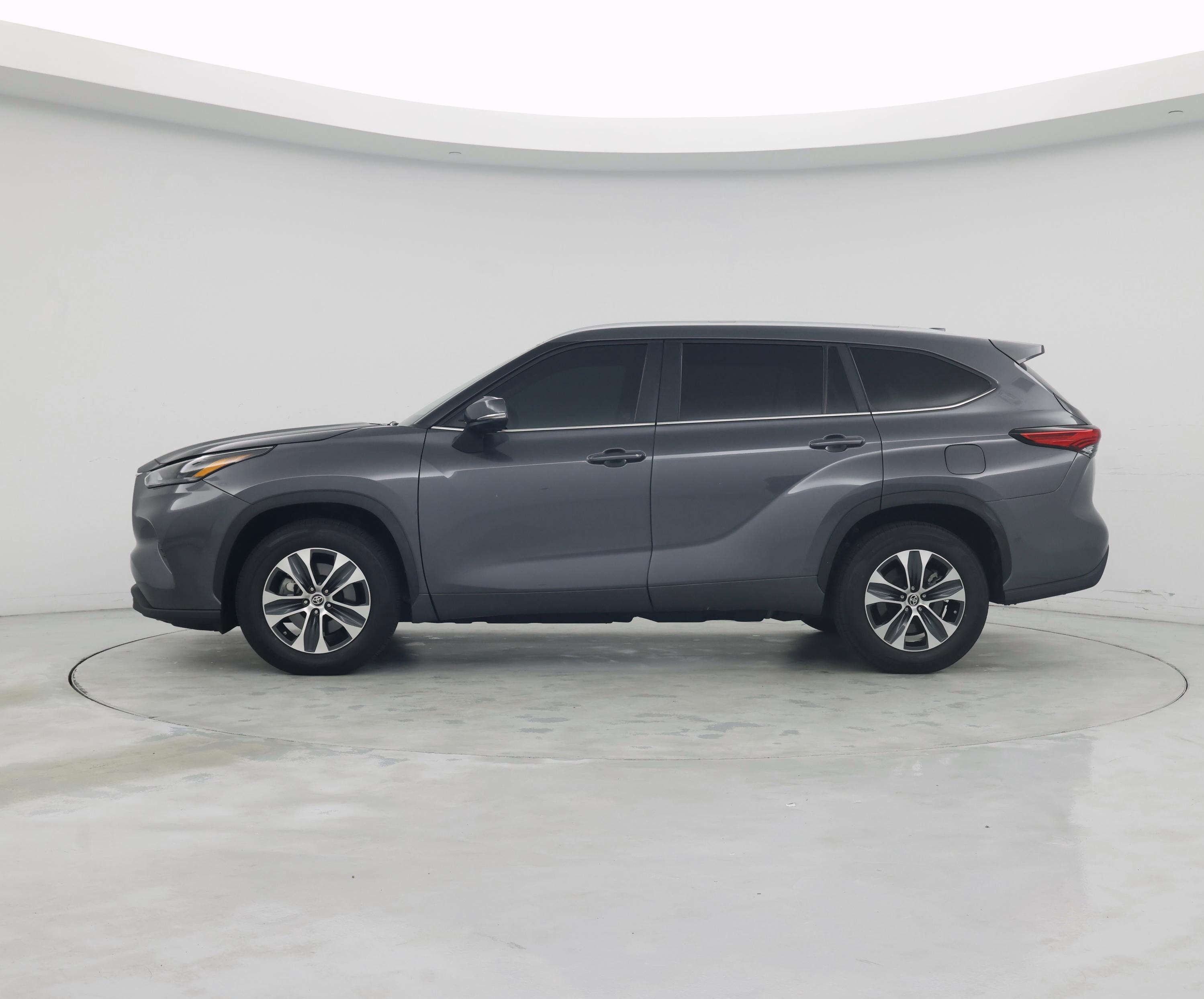 Thumbnail: 2023 Toyota Highlander - 3