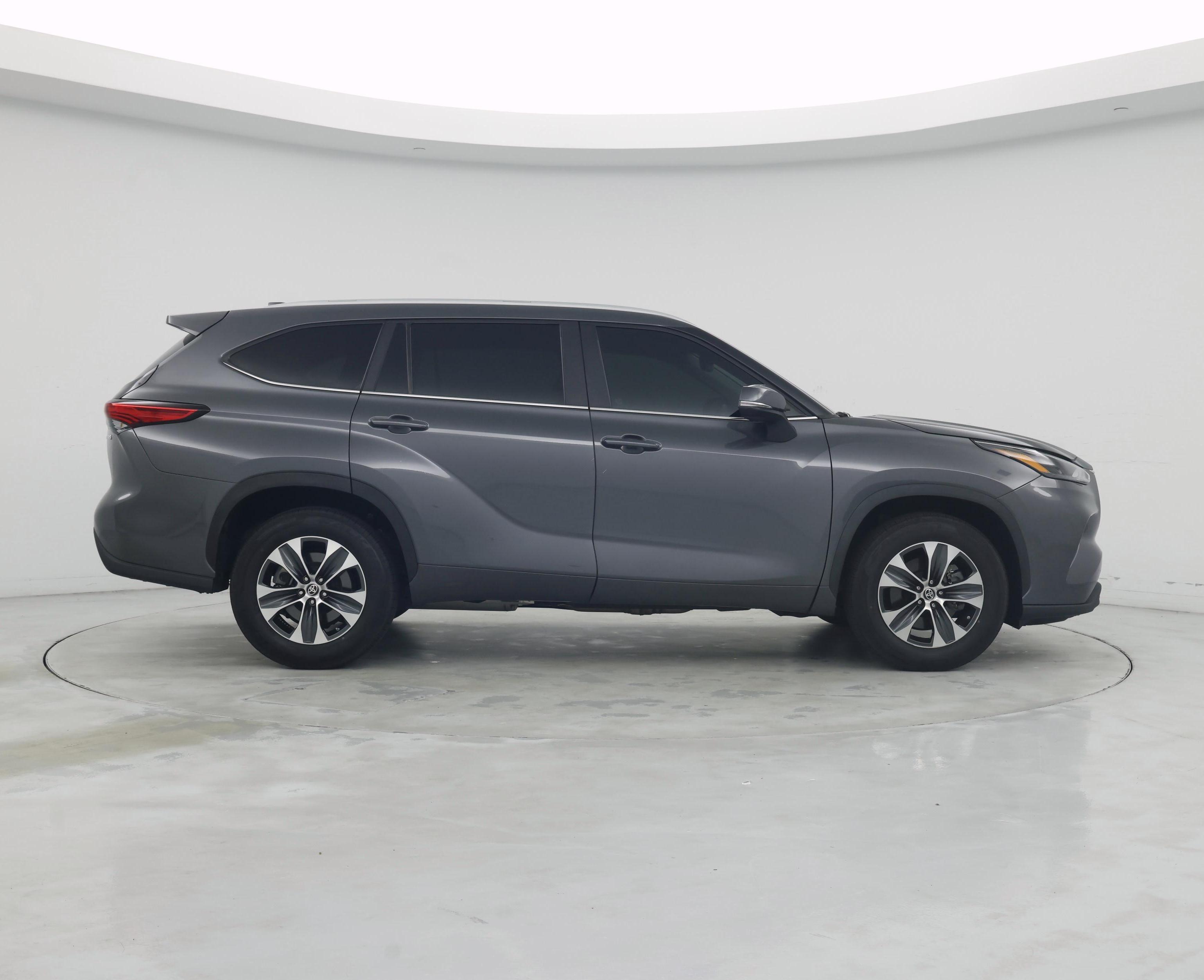 Thumbnail: 2023 Toyota Highlander - 7