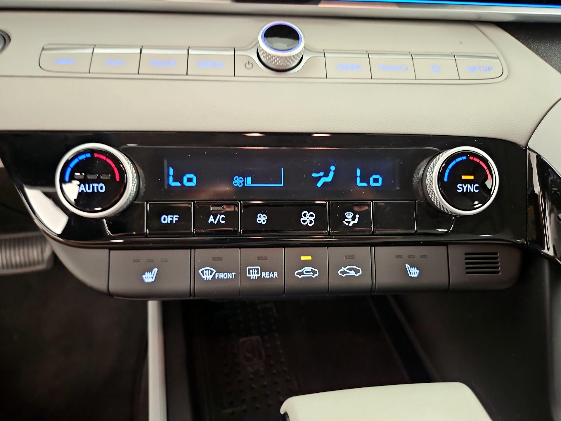 Thumbnail: 2021 Hyundai Elantra - 17