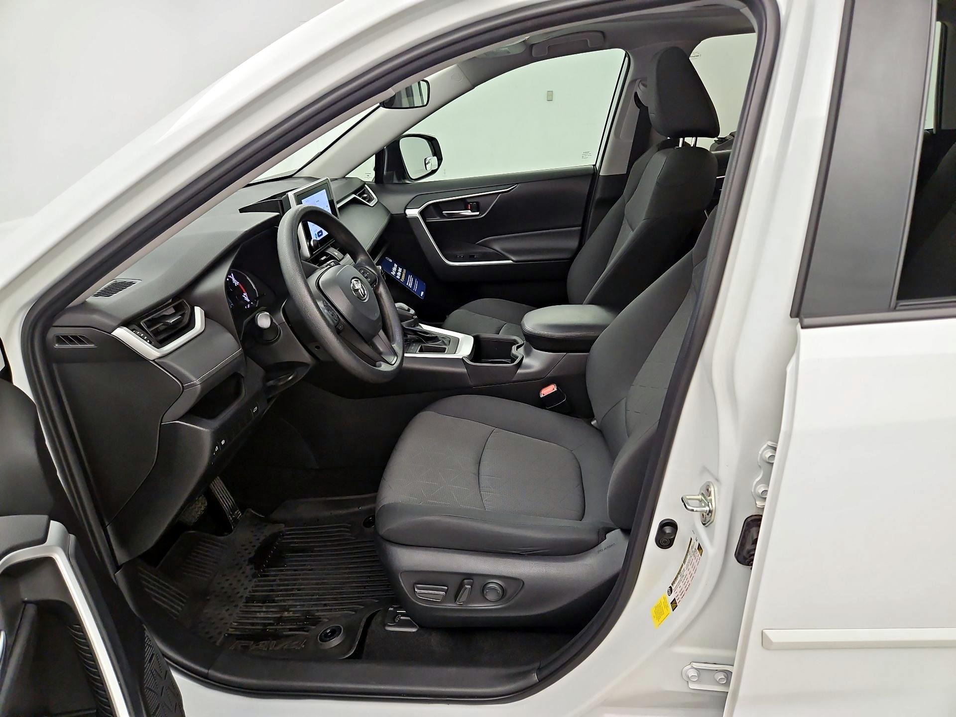 Thumbnail: 2023 Toyota RAV4 - 11