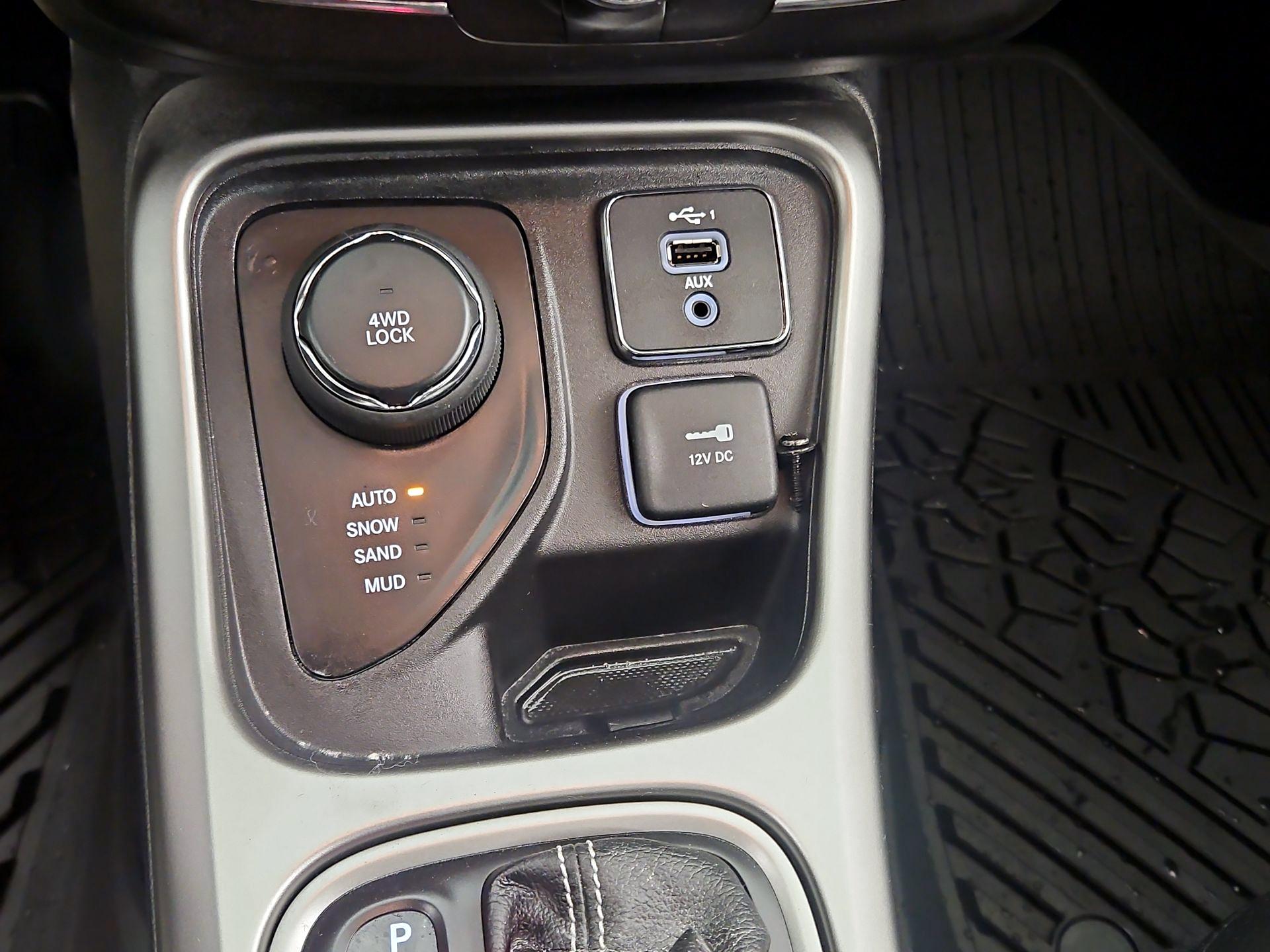 Thumbnail: 2021 Jeep Compass - 18
