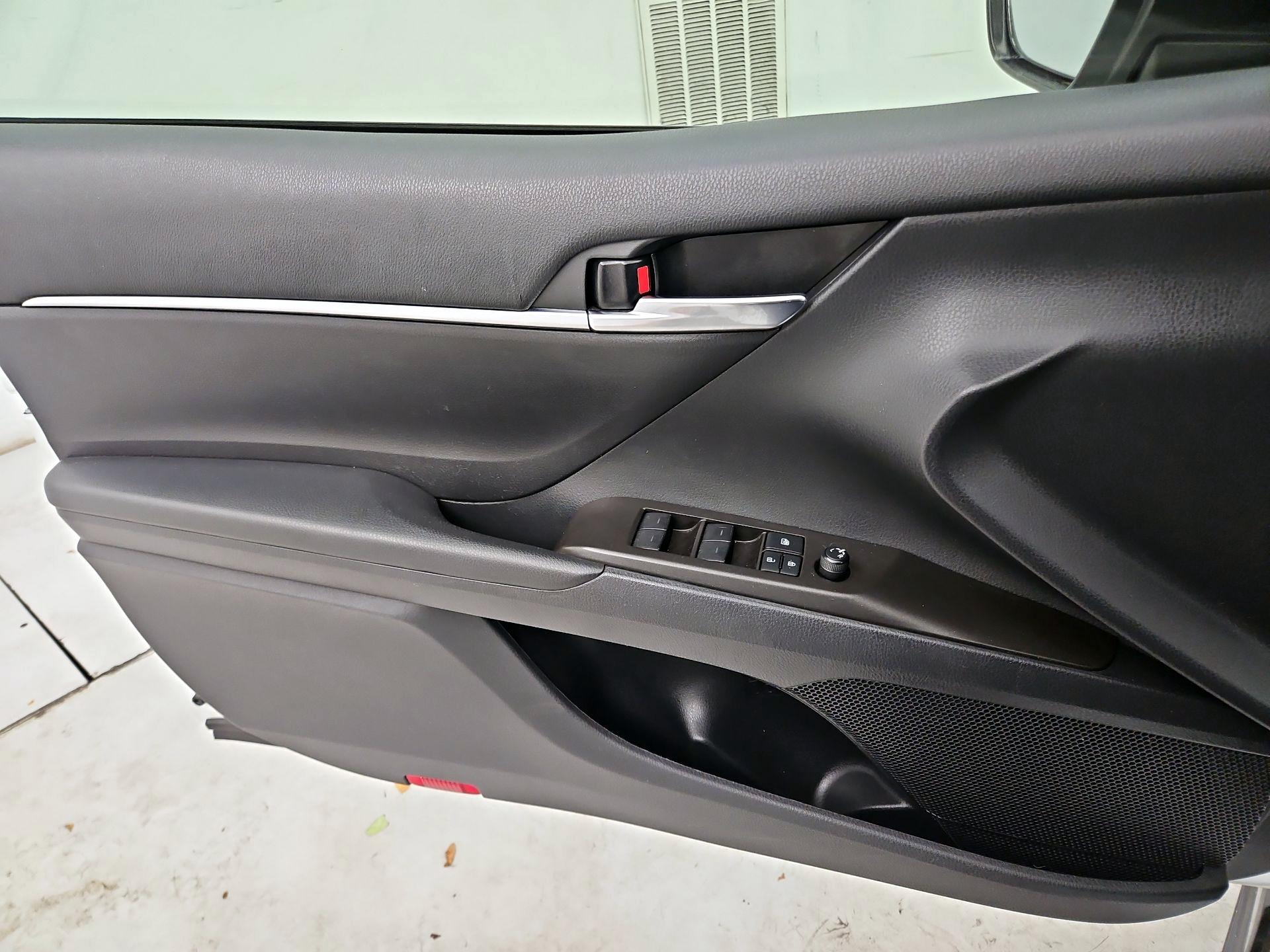 Thumbnail: 2021 Toyota Camry - 12