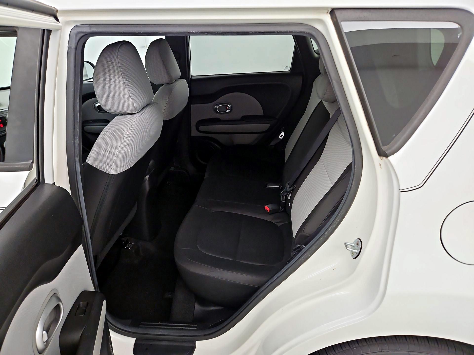 Thumbnail: 2016 Kia Soul - 18