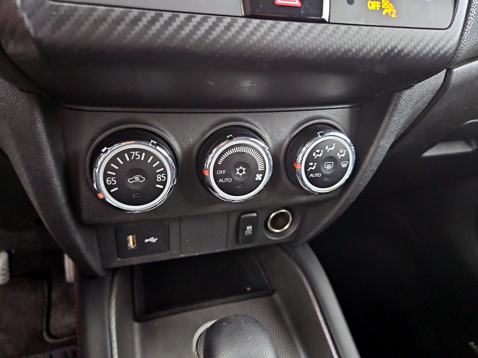 Thumbnail: 2018 Mitsubishi Outlander Sport - 16