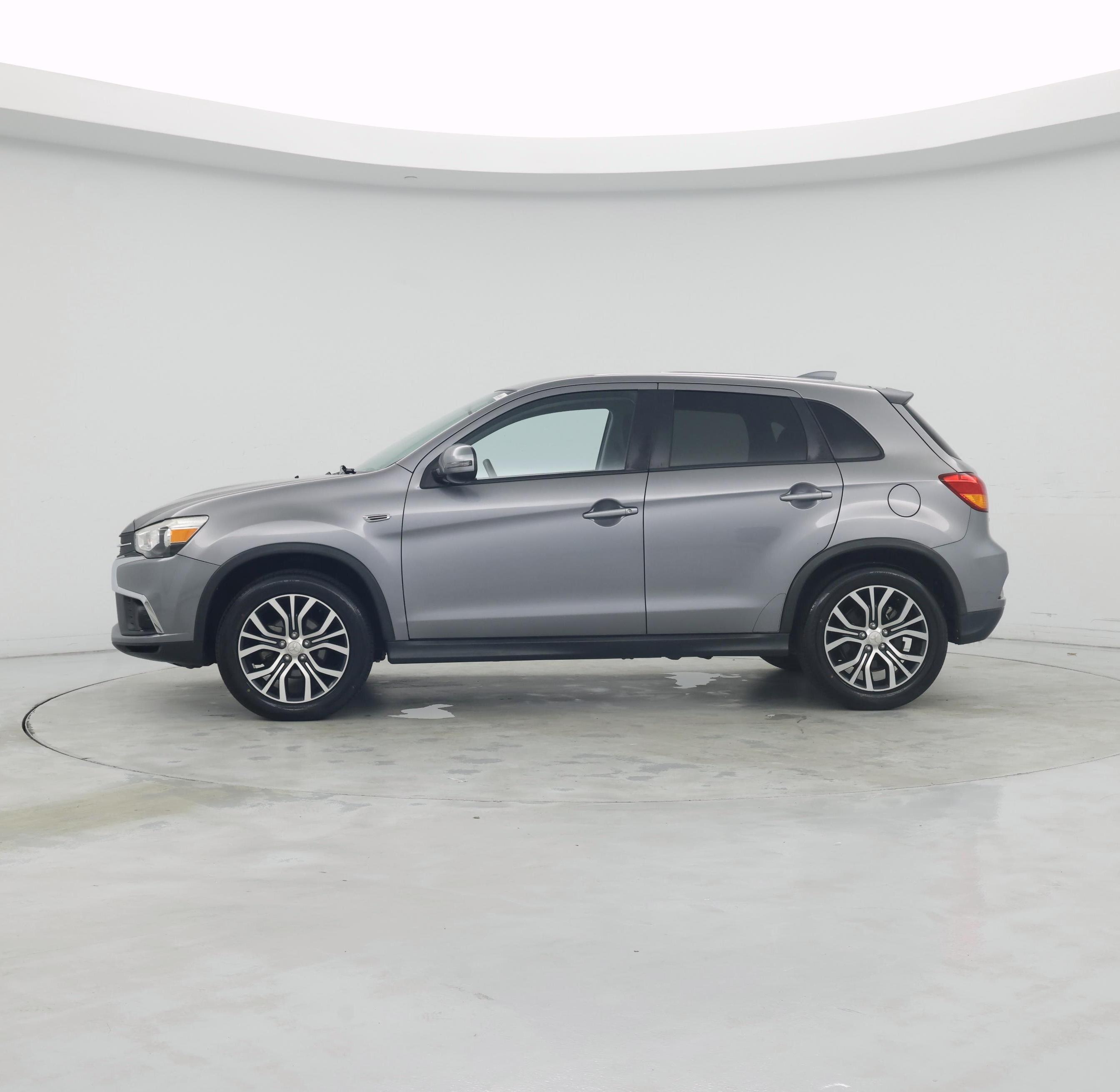 Thumbnail: 2018 Mitsubishi Outlander Sport - 3