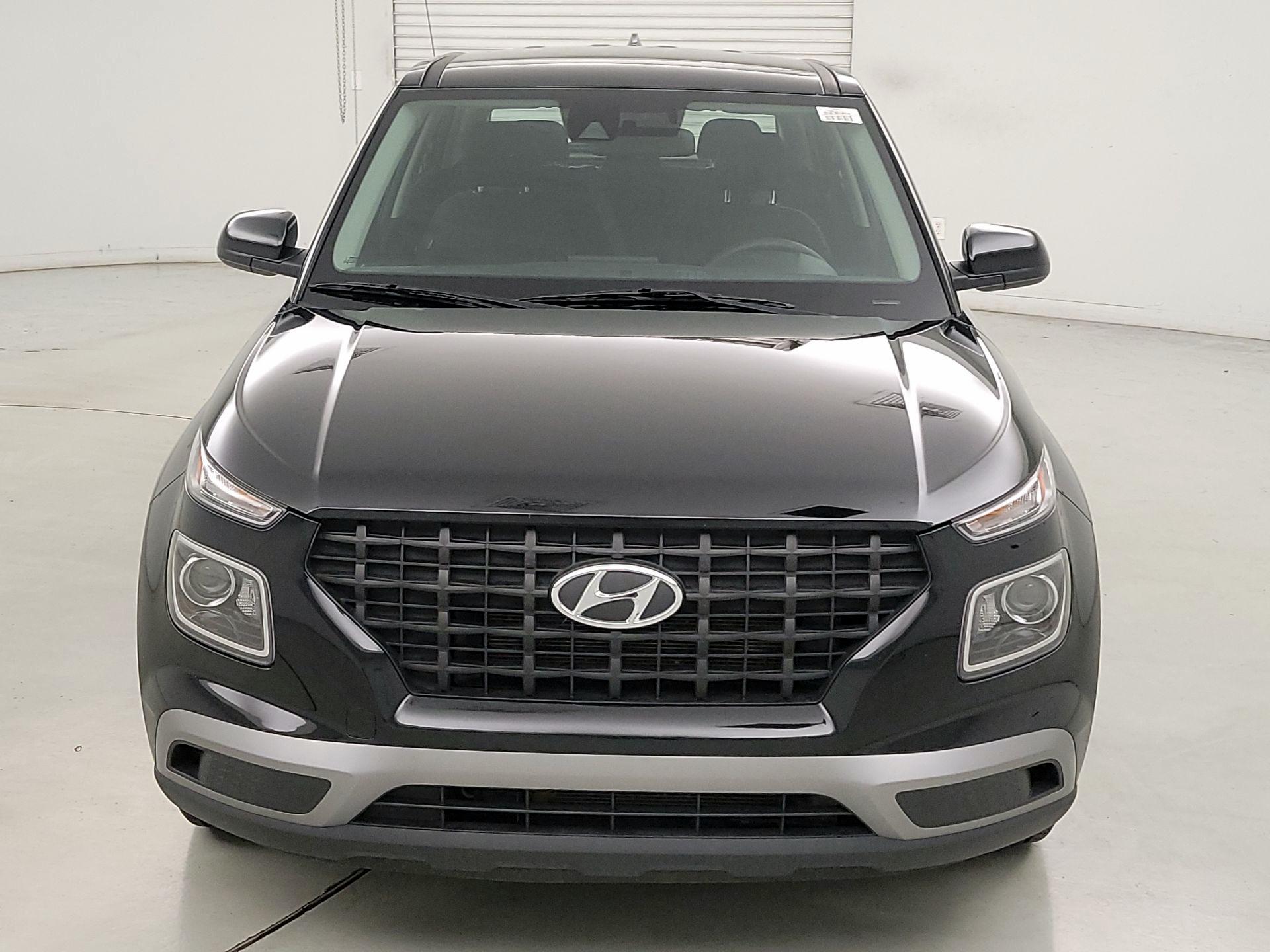Thumbnail: 2022 Hyundai Venue - 2