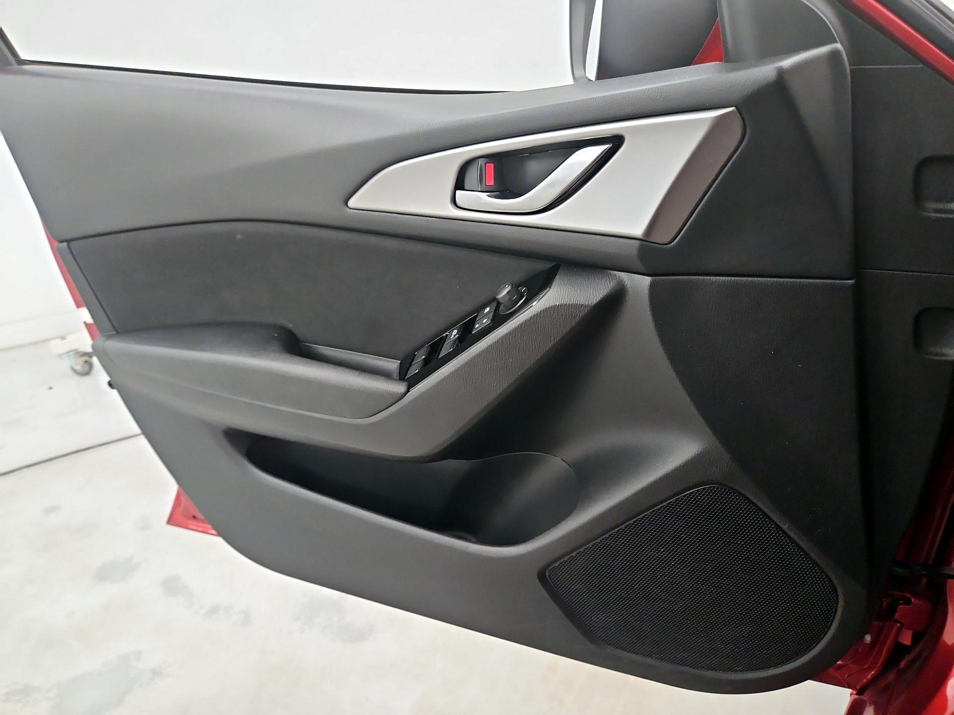 Thumbnail: 2018 Mazda Mazda3 - 12