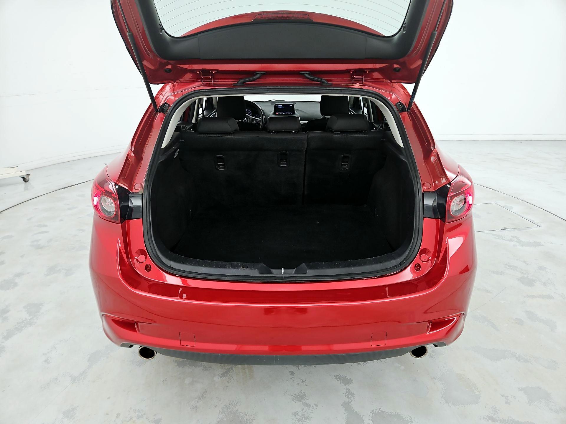 Thumbnail: 2018 Mazda Mazda3 - 20
