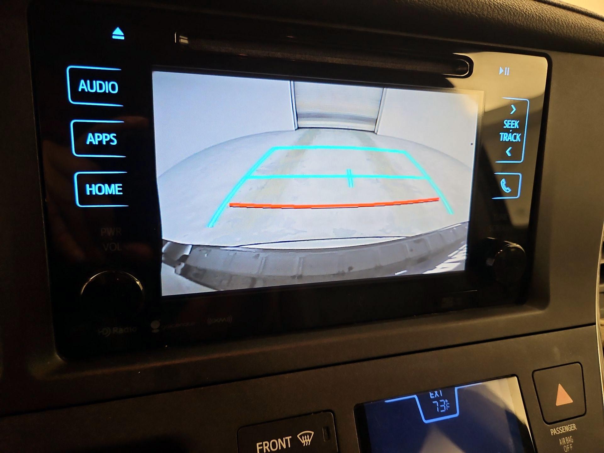 Thumbnail: 2017 Toyota Sienna - 15