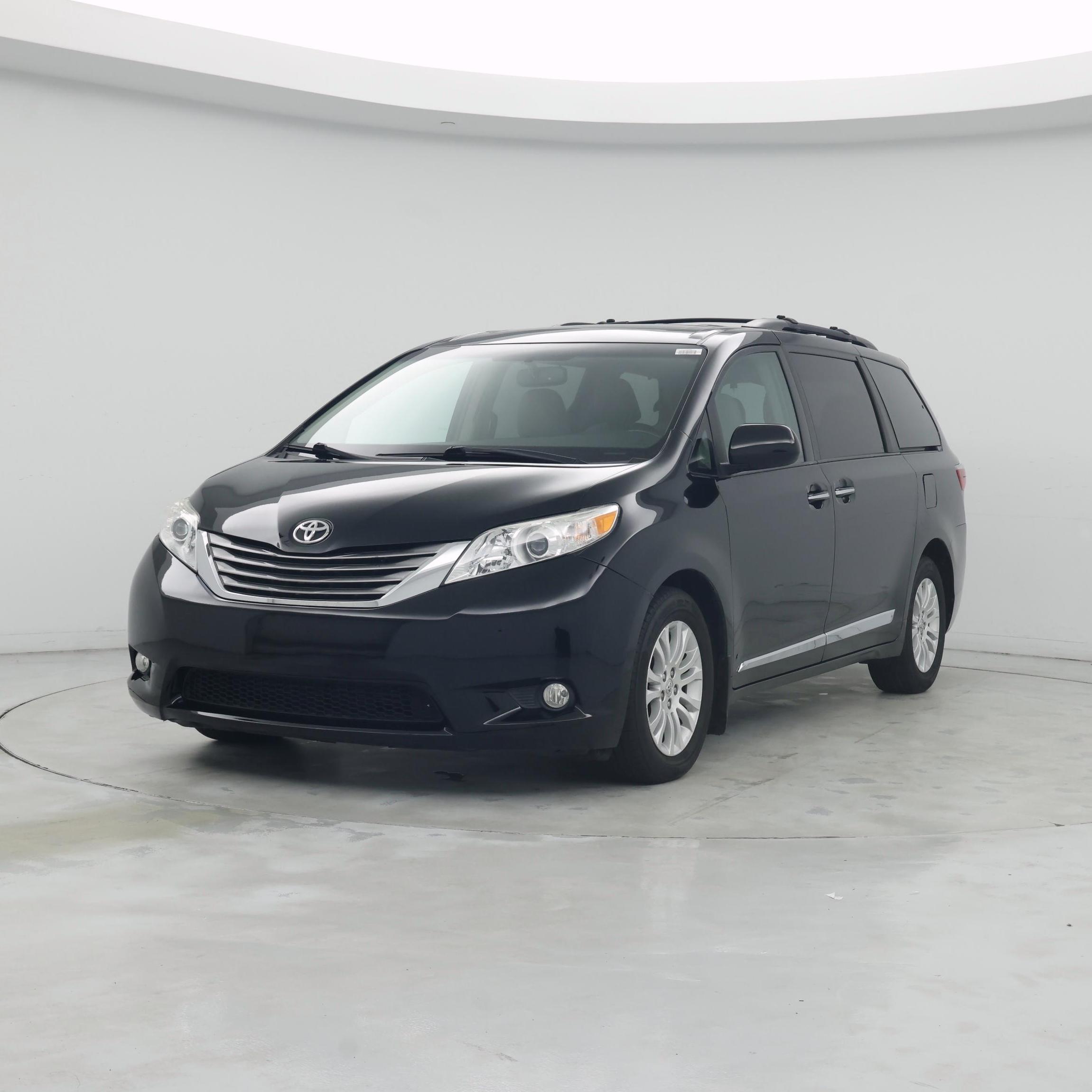 Thumbnail: 2017 Toyota Sienna - 4