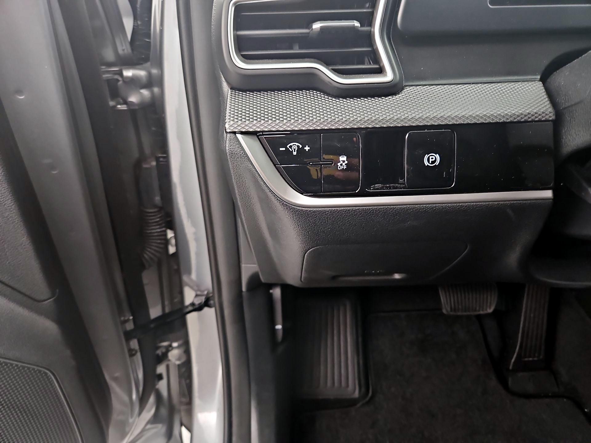 Thumbnail: 2023 Kia Sportage - 13