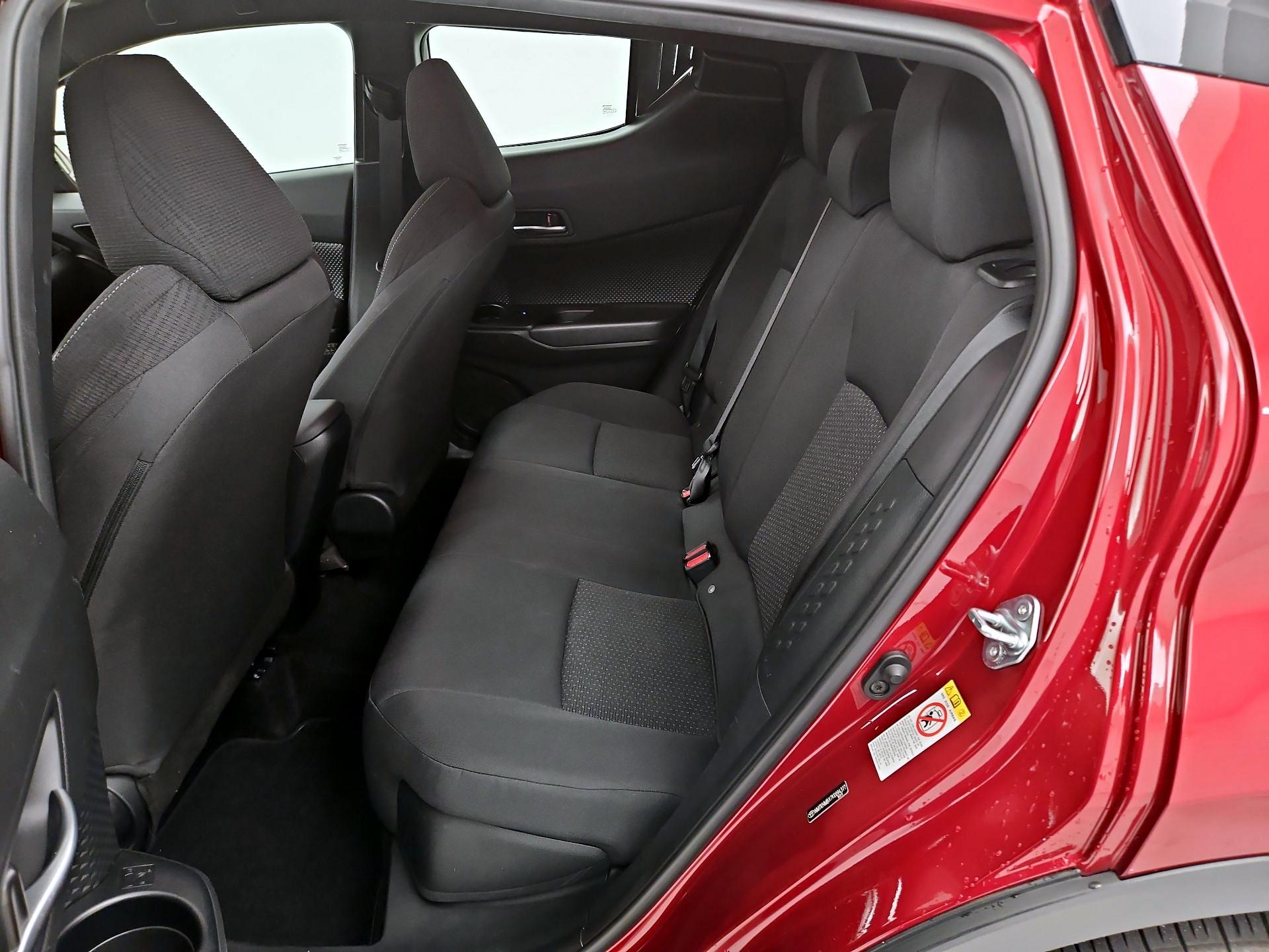 Thumbnail: 2019 Toyota C-HR - 19