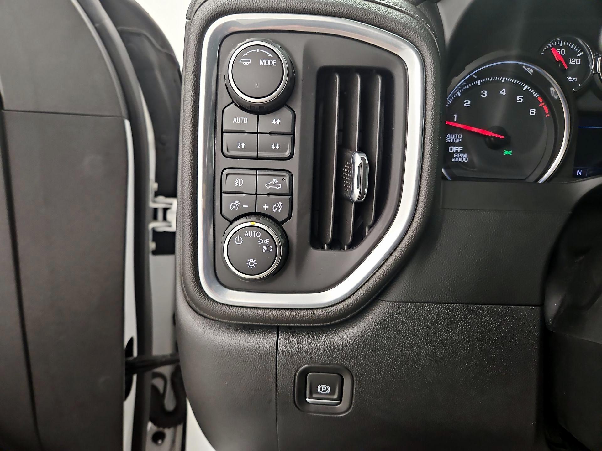Thumbnail: 2021 Chevrolet Silverado 1500 - 13