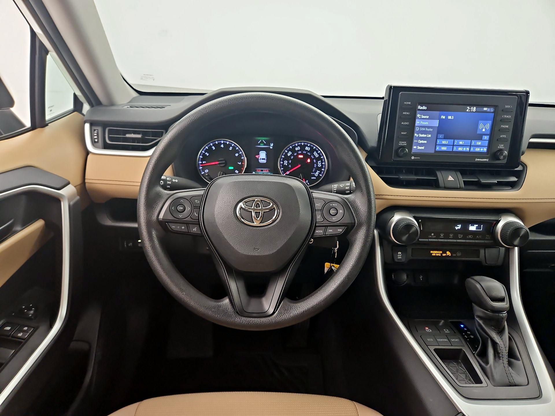 Thumbnail: 2022 Toyota RAV4 - 10