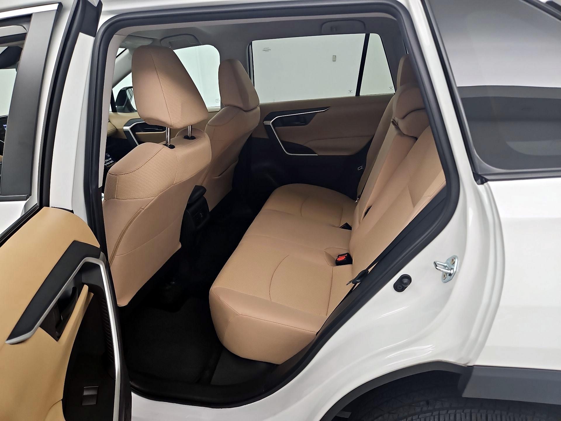 Thumbnail: 2022 Toyota RAV4 - 19