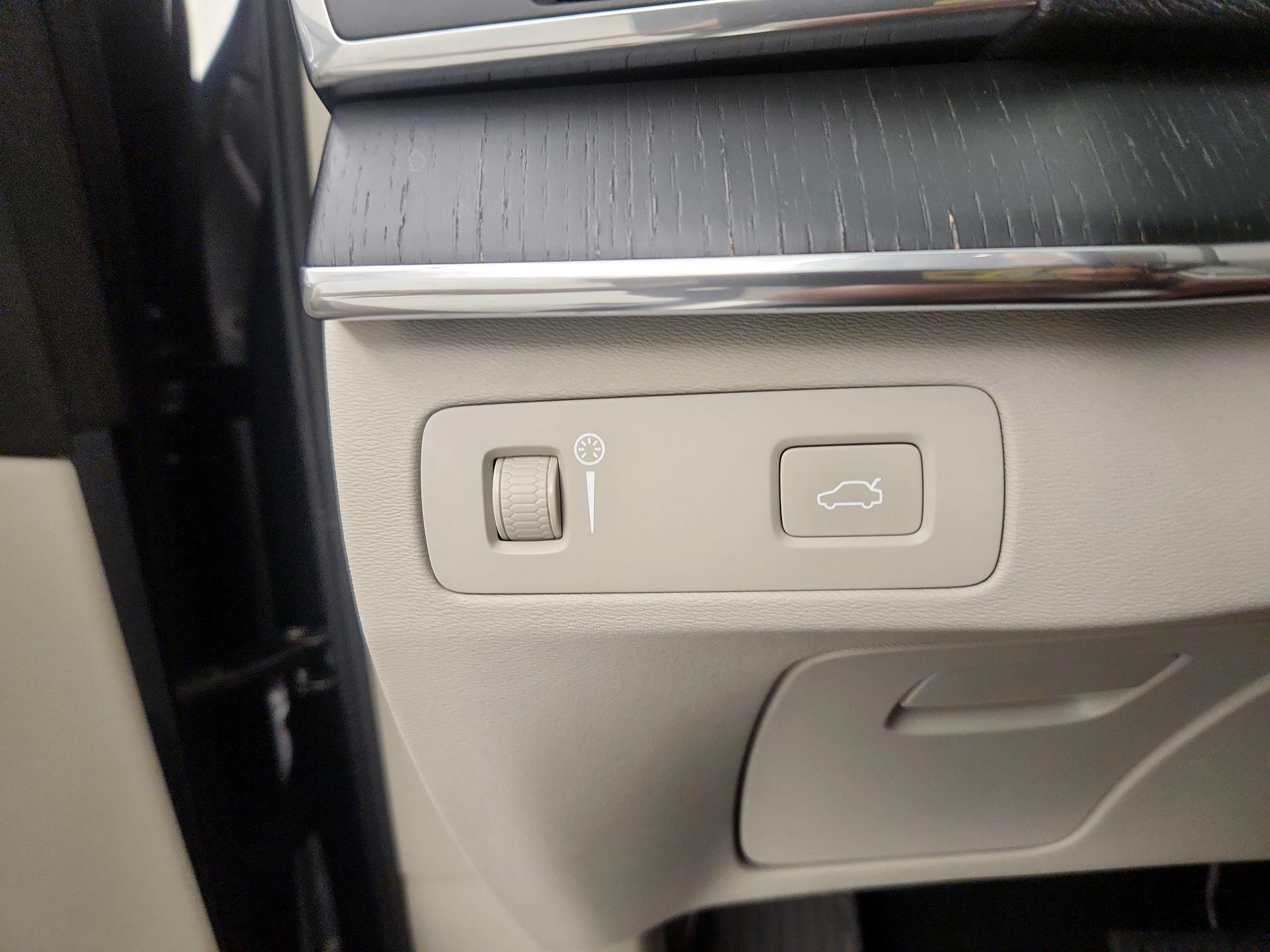 Thumbnail: 2020 Volvo XC90 - 13