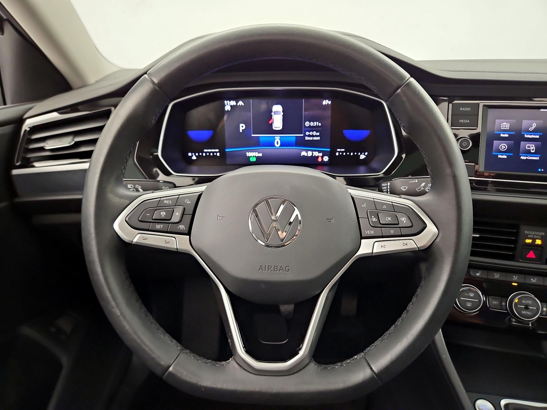 Thumbnail: 2024 Volkswagen Jetta - 10