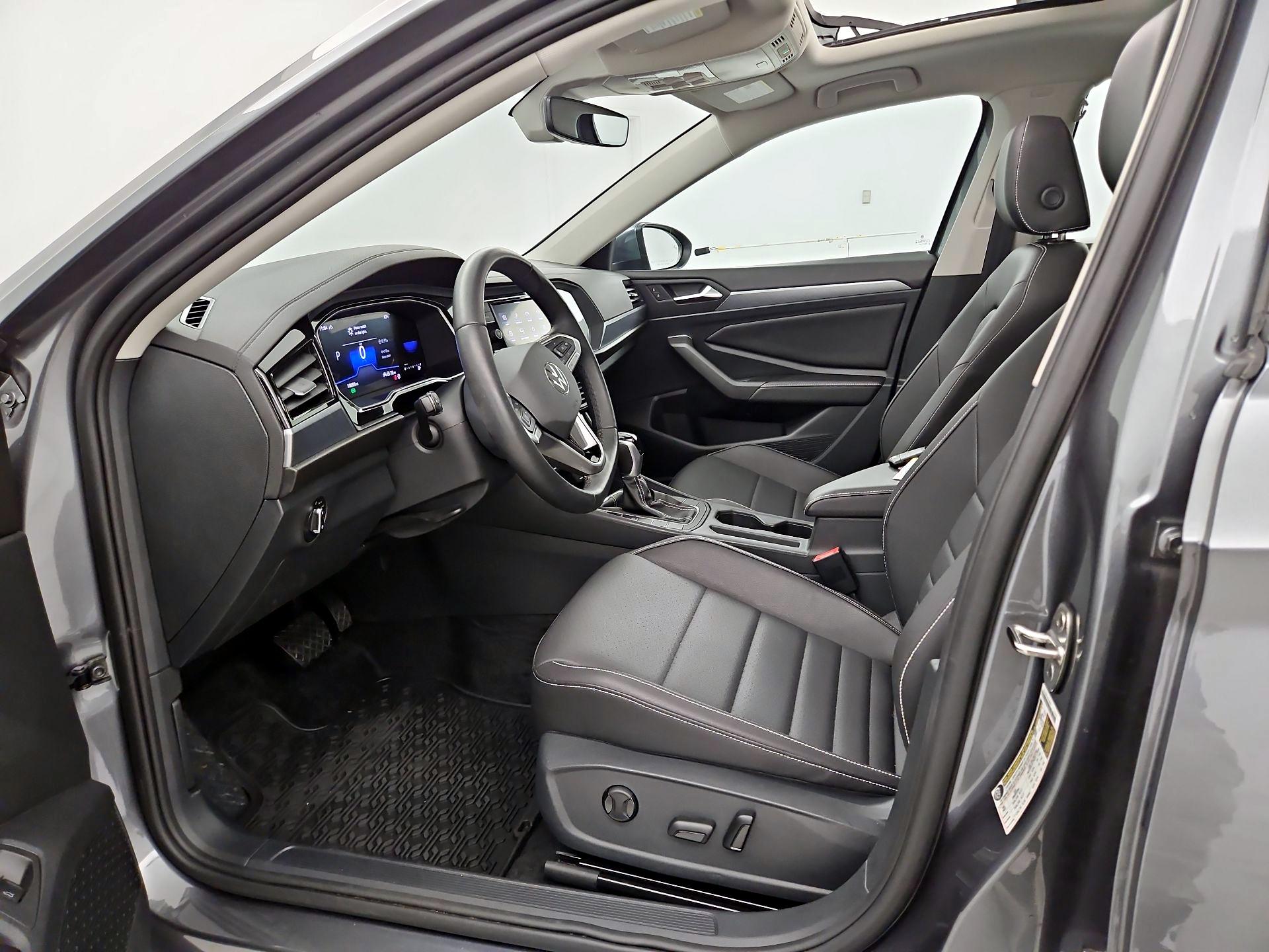 Thumbnail: 2024 Volkswagen Jetta - 11