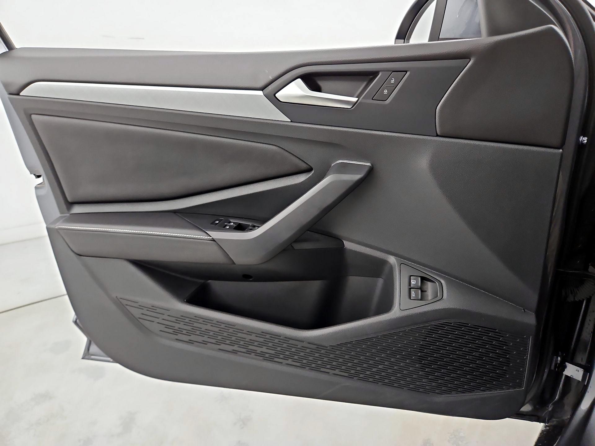 Thumbnail: 2024 Volkswagen Jetta - 12